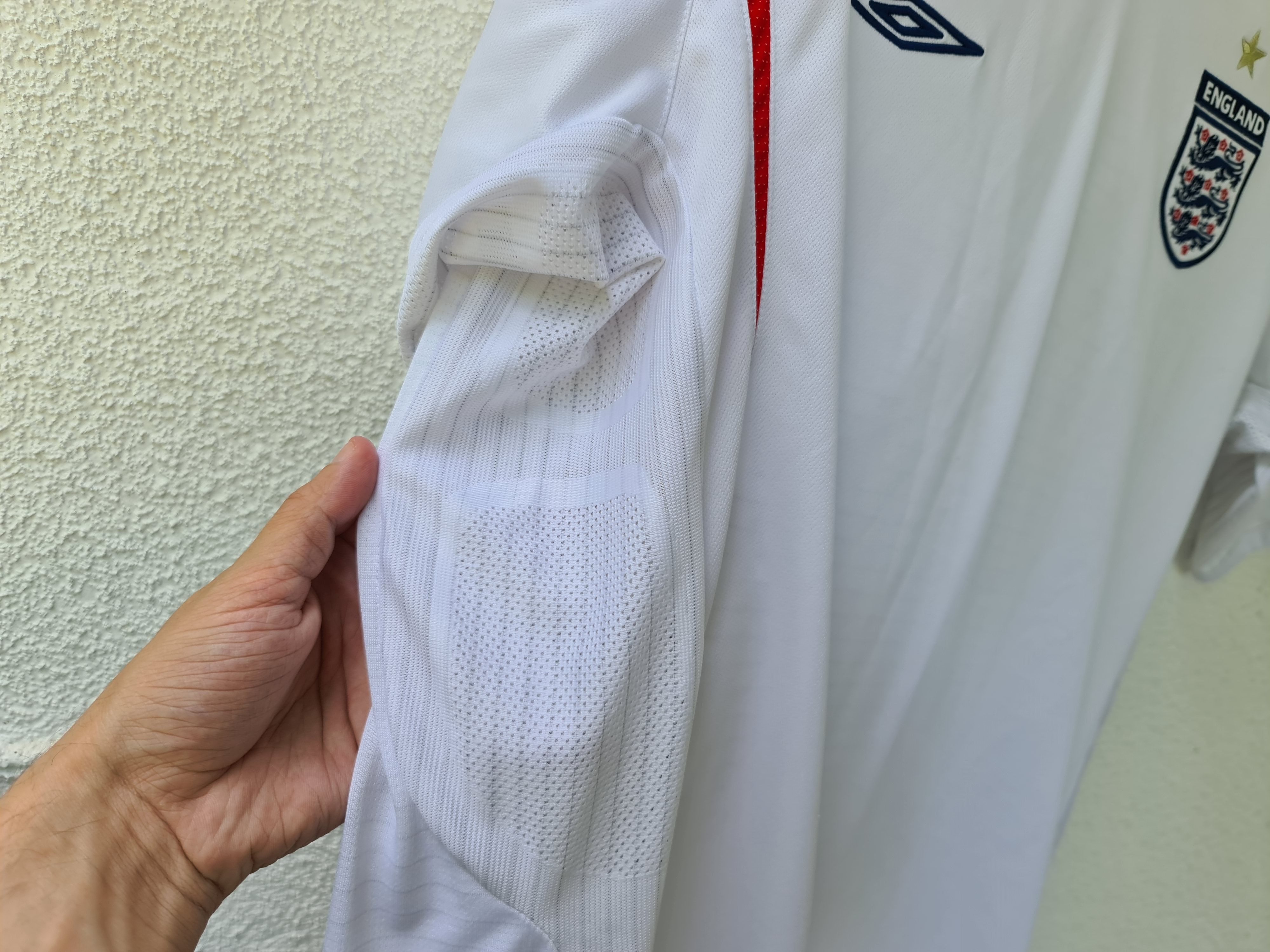 Umbro UMBRO ENGLAND 2005 2006 HOME FOOTBALL SOCCER JERSEY tshirt Size US L / EU 52-54 / 3 - 5 Thumbnail