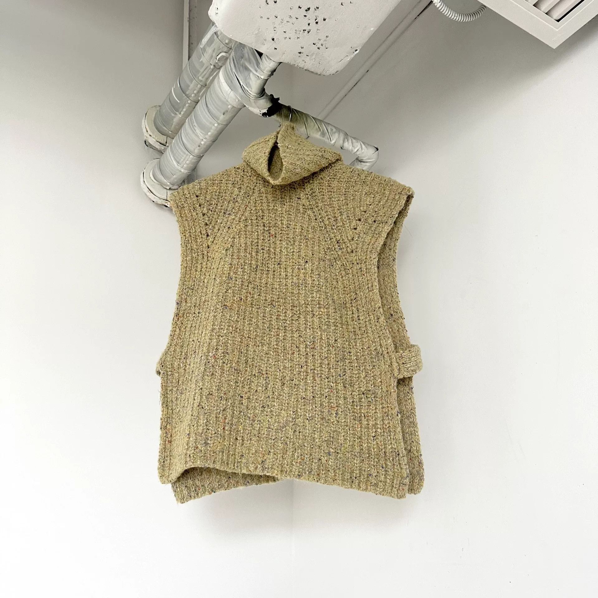 Isabel Marant Isabel Marant High Neck Knit Vest Size M / US 6-8 / IT 42-44 - 1 Thumbnail