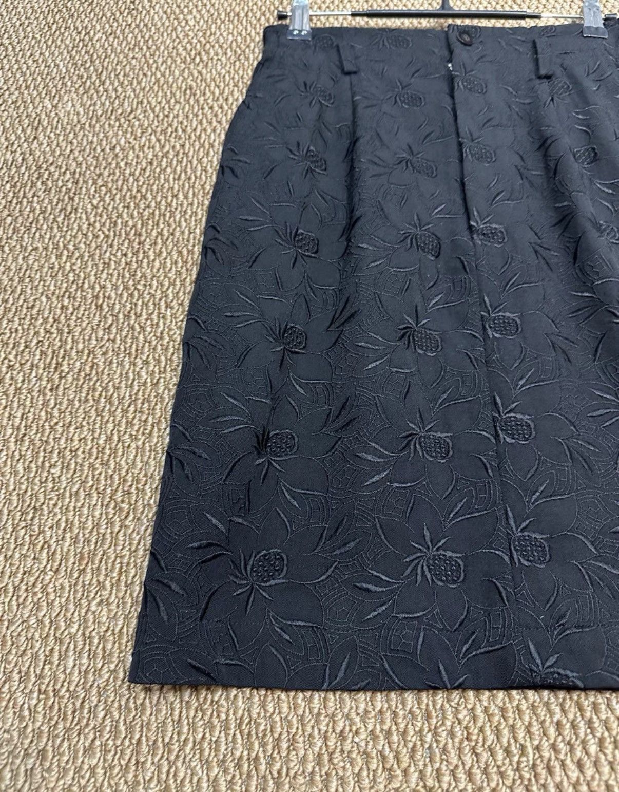 Comme des Garcons Comme des Garçons Embroidered Mini Skirt K23 Size 26" / US 2 / IT 38 - 2 Thumbnail