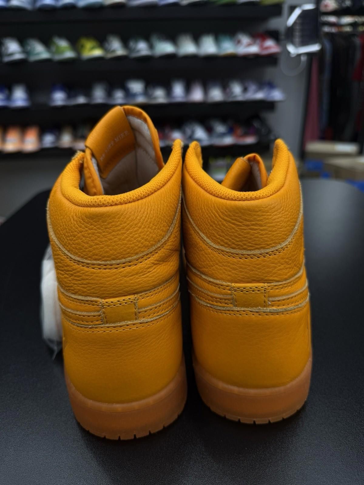 Jordan Brand Size 10 - Air Jordan 1 Retro OG G8RD High Orange Peel Size US 10 / EU 43 - 12 Thumbnail