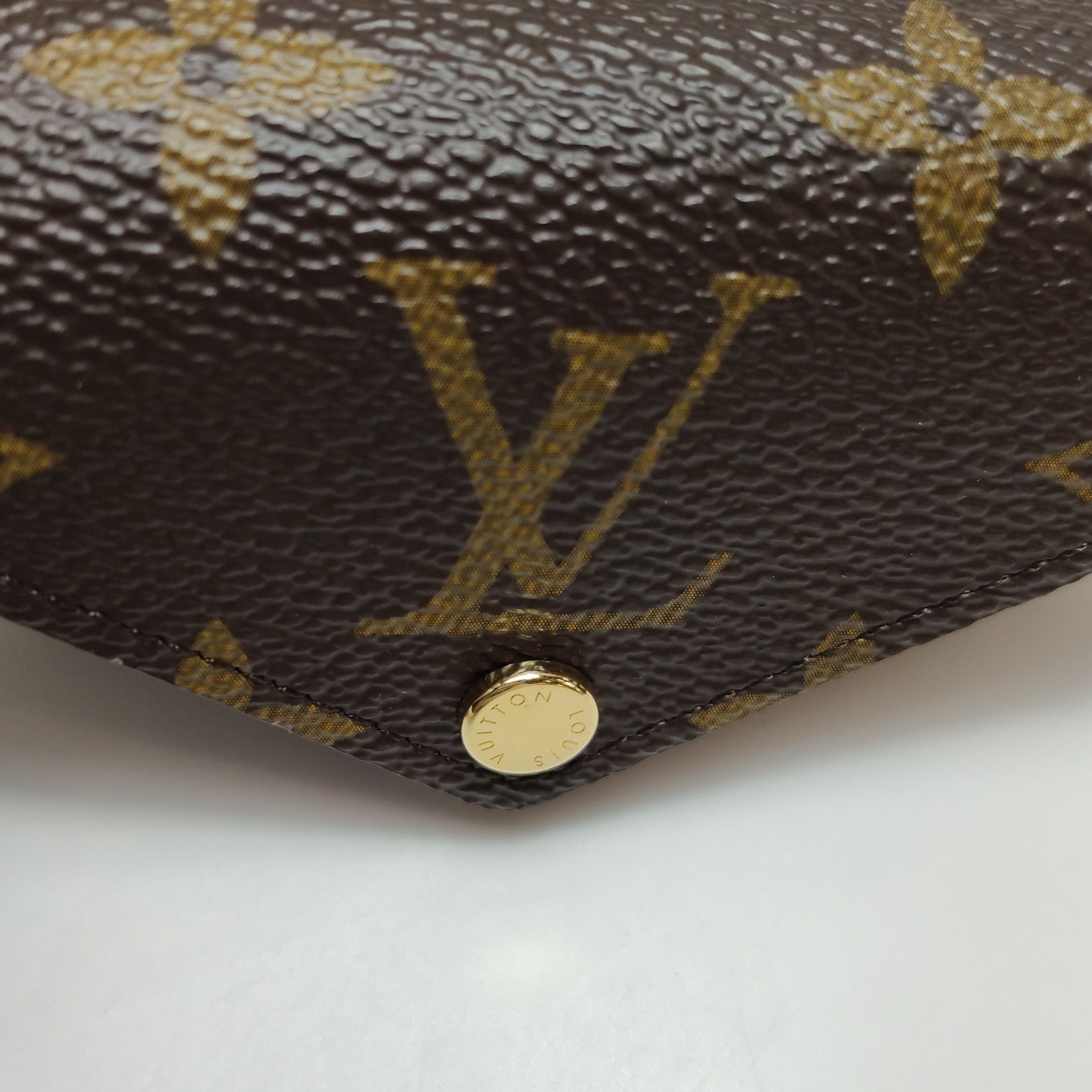 Louis Vuitton Louis Vuitton (LV) Pochette Kirigami monogram independent s Size ONE SIZE - 8 Thumbnail