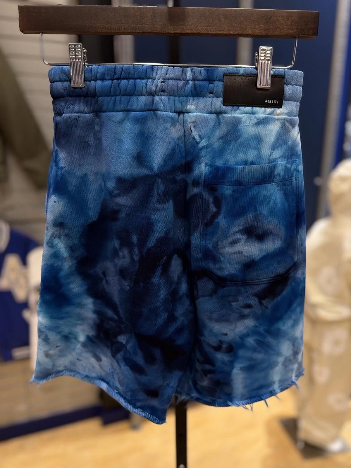 Amiri AMIRI TIE DYE MA SWEATSHORTS S22MJL025 SIZE (XS) New Blue Size US 28 / EU 44 - 5 Thumbnail