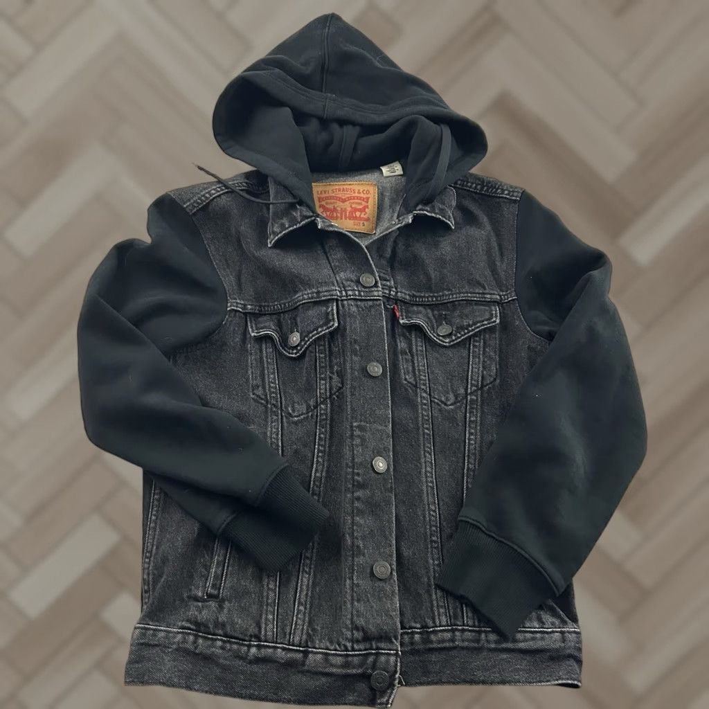 Levi's Levi's Black Wash Denim Sweatshirt Jacket Women's Small Shirt Womens Size S Black Denim Jacket Size S / US 4 / IT 40 - 1 Thumbnail