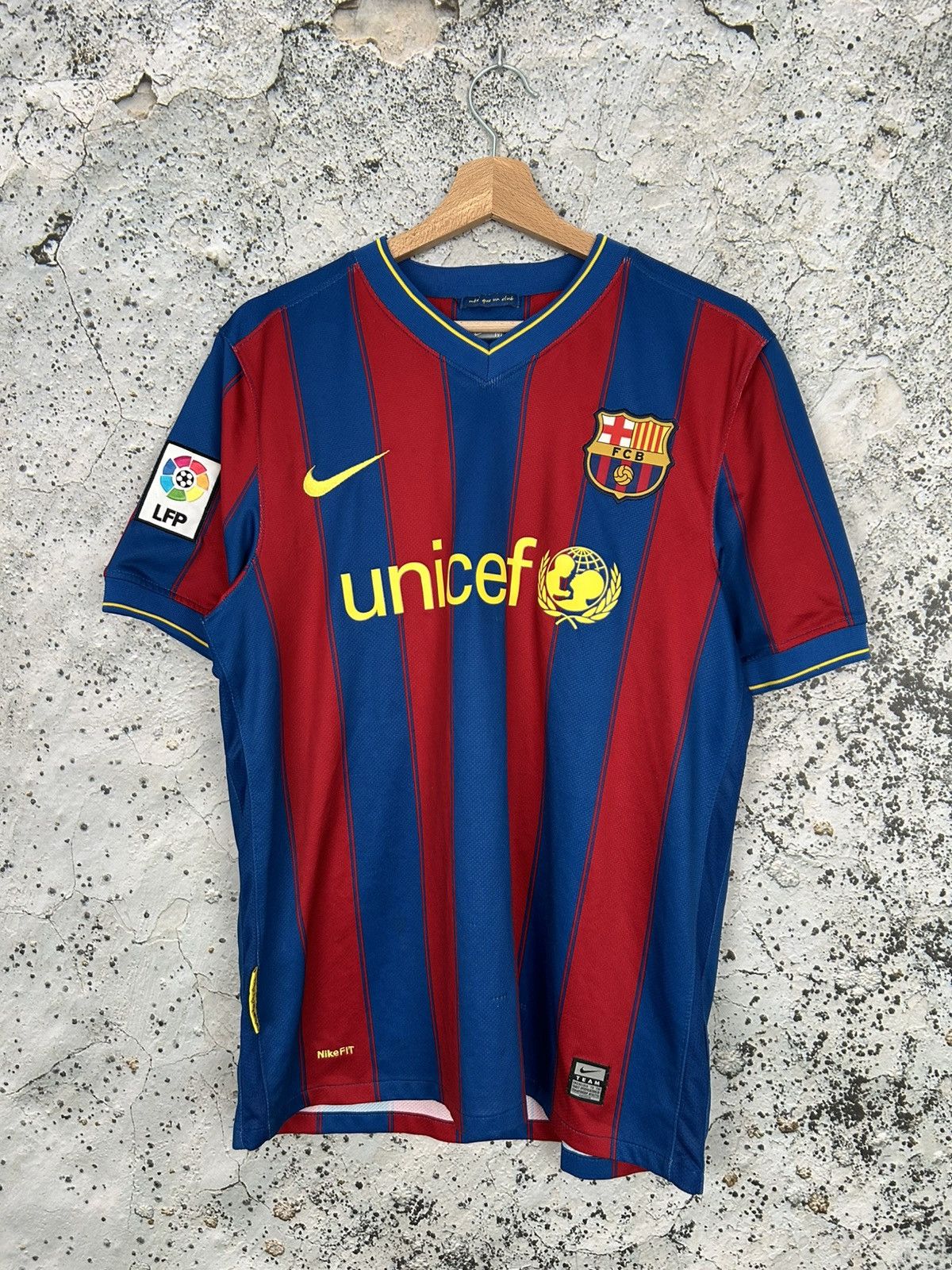 Nike FC Barcelona Pique #3 Nike Soccer Jersey Rare Football Sport Size US M / EU 48-50 / 2 - 2 Thumbnail