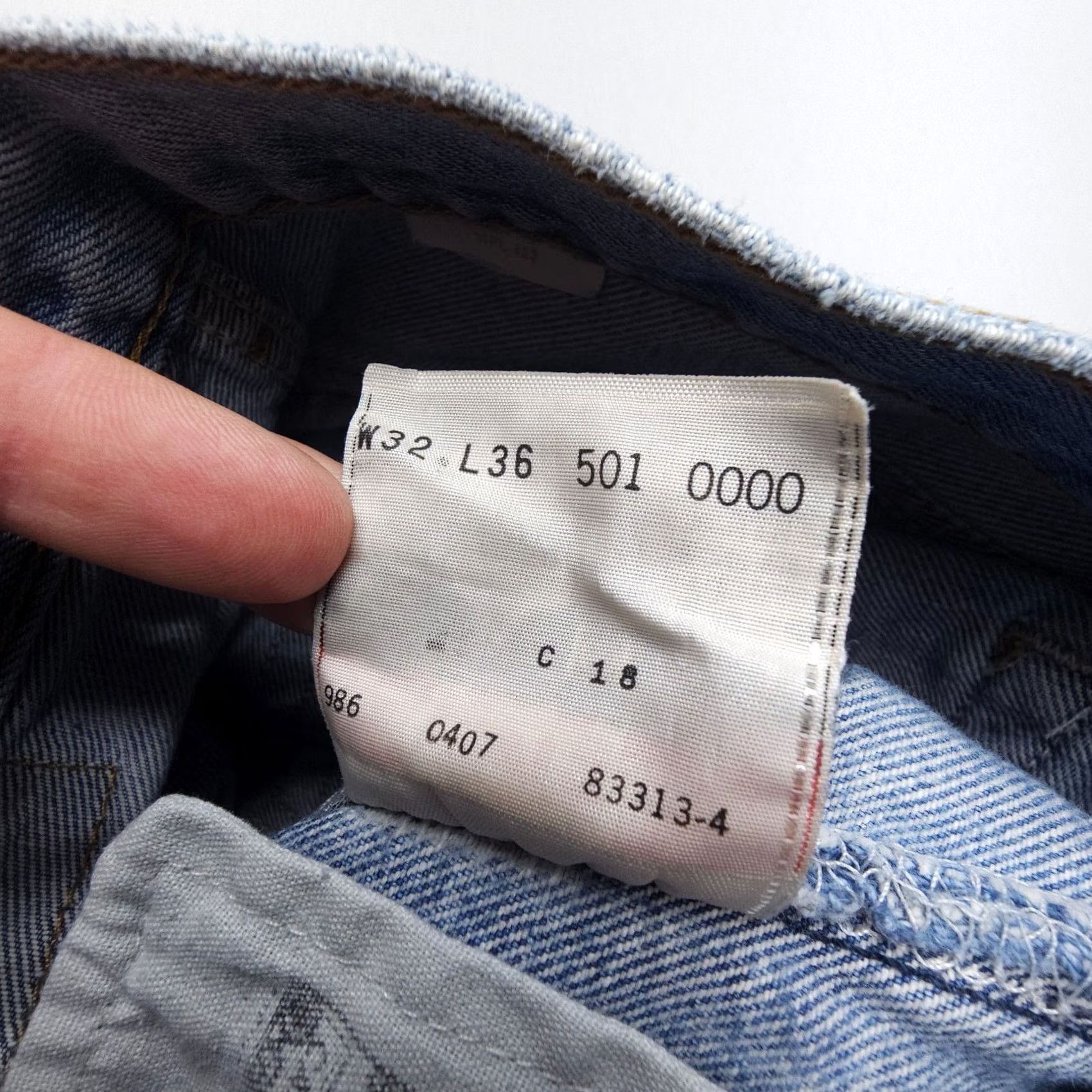 Levi's VTG Levi's 501 Jeans Mens 32 x 36 Button Fly Straight Denim Blue 90s USA 5-Pocket Regular Fit Size US 32 / EU 48 - 3 Thumbnail