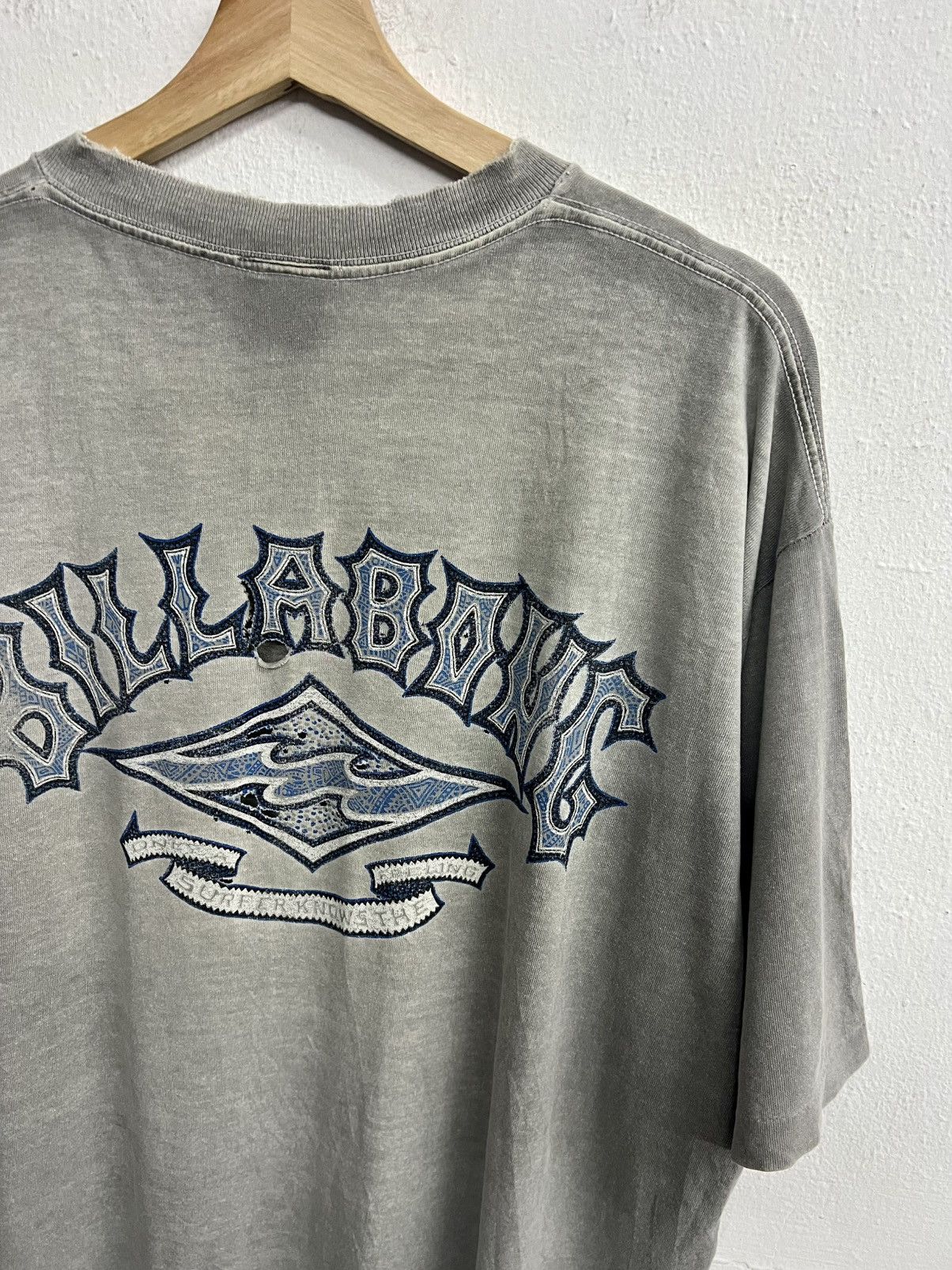 Billabong THRASHED Vintage Billabong Surfing Backhit Tee Size US L / EU 52-54 / 3 - 12 Thumbnail