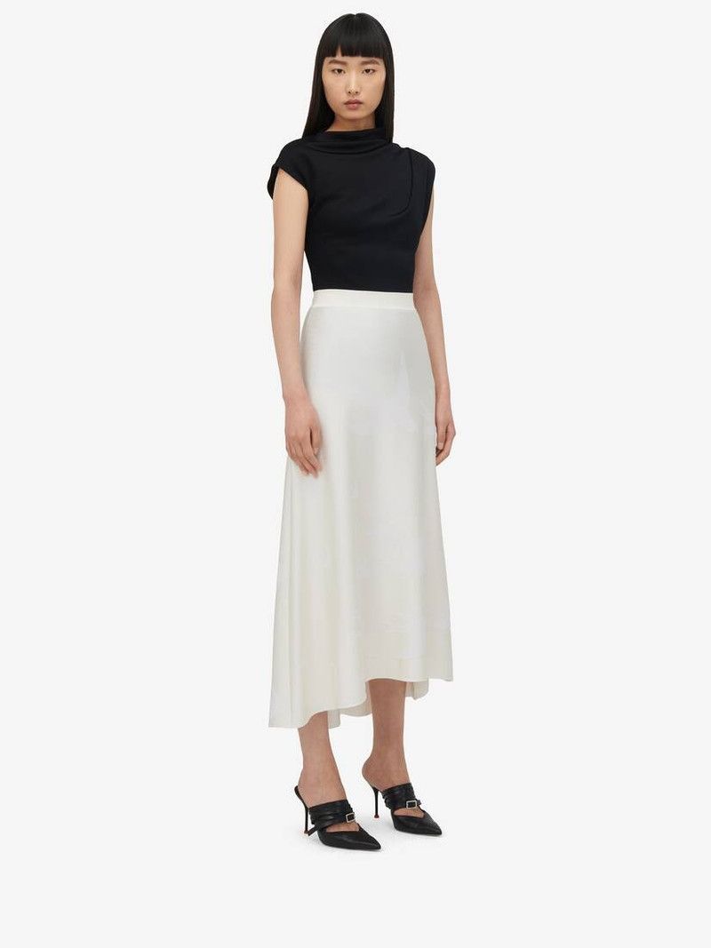 o1srvl11e0326 Swallow Skirt in White