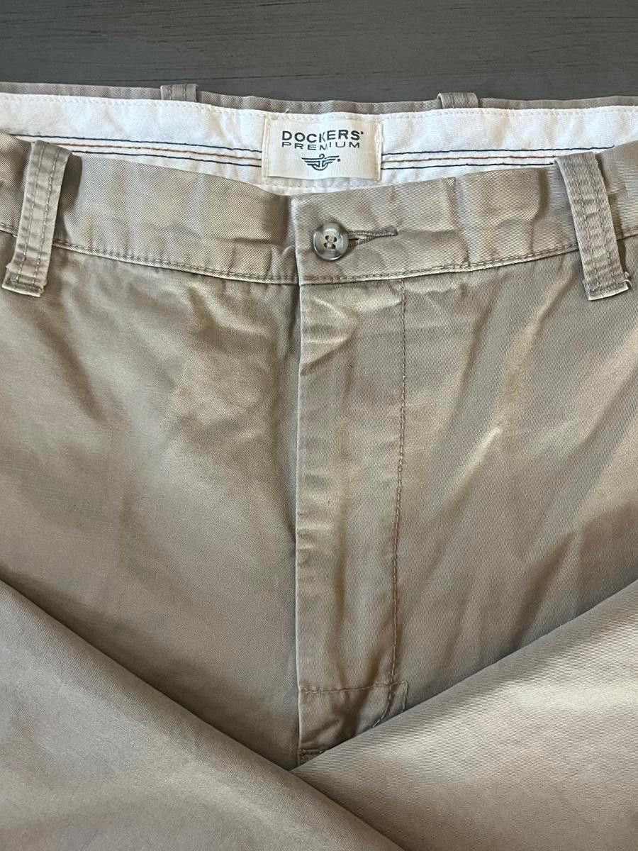 Dockers Dockers Mens Loose Fit Khaki Pants Flat Front Straight 36x32 Size US 36 / EU 52 - 2 Thumbnail