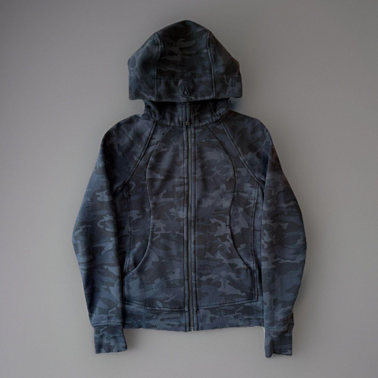 Lululemon Lululemon Scuba Hoodie 6 Black Camo Full Zip Jacket Workout Size M / US 6-8 / IT 42-44 - 1 Thumbnail