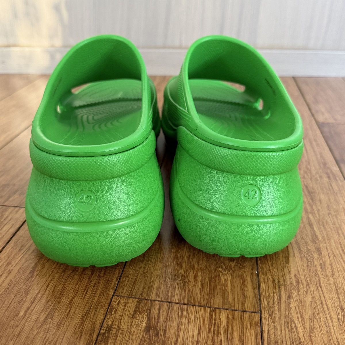NIB $625 Balenciaga X Crocs Green Pool Slide Sandals Sneaker Designer 42/9 Balenciaga x Crocs Pool Slide Sandals, Size IT 42/ US9, NWT main image 4