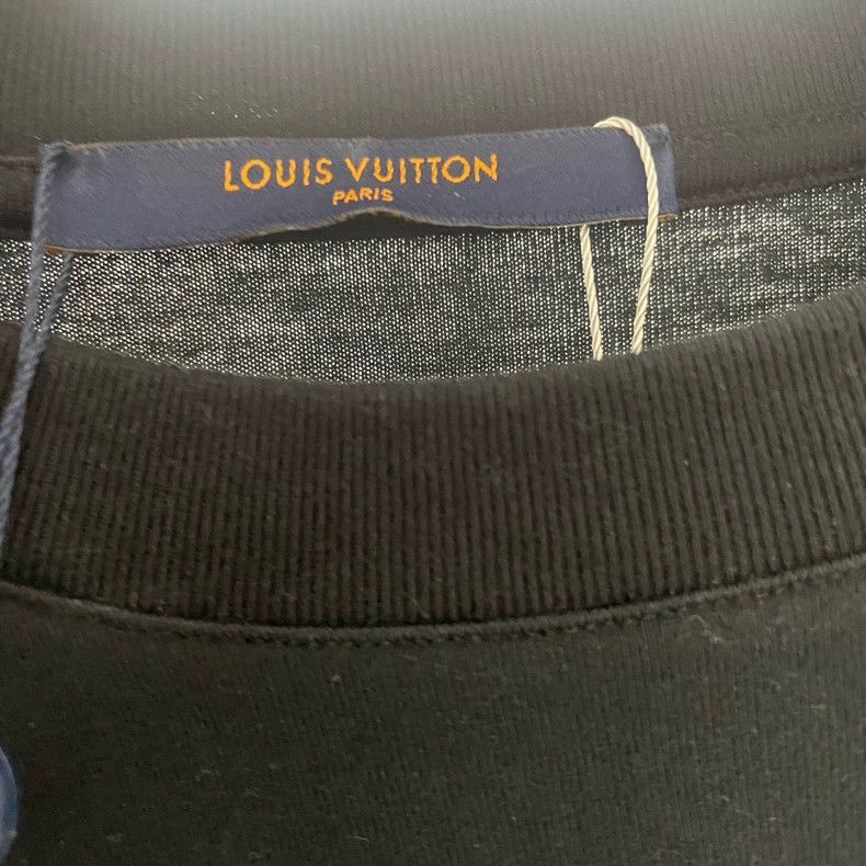 Louis Vuitton Louis Vuitton Hanging line logo black short sleeve 2501-Nex Size US L / EU 52-54 / 3 - 3 Thumbnail