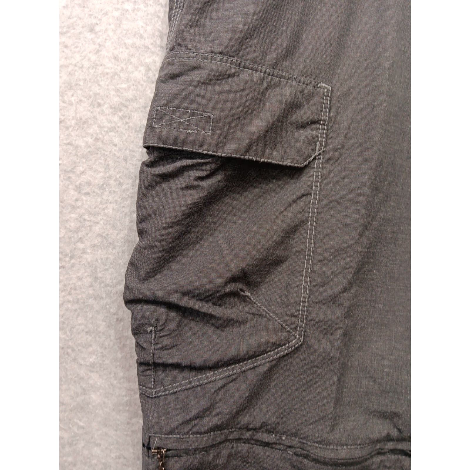 The North Face The North Face Men Cargo Pants Shorts 36 Regular Gray Zip Off Convertible Hiking Shorts Pockets Adjustable Waist 32 Inseam Mens Size US 36 / EU 52 - 5 Thumbnail