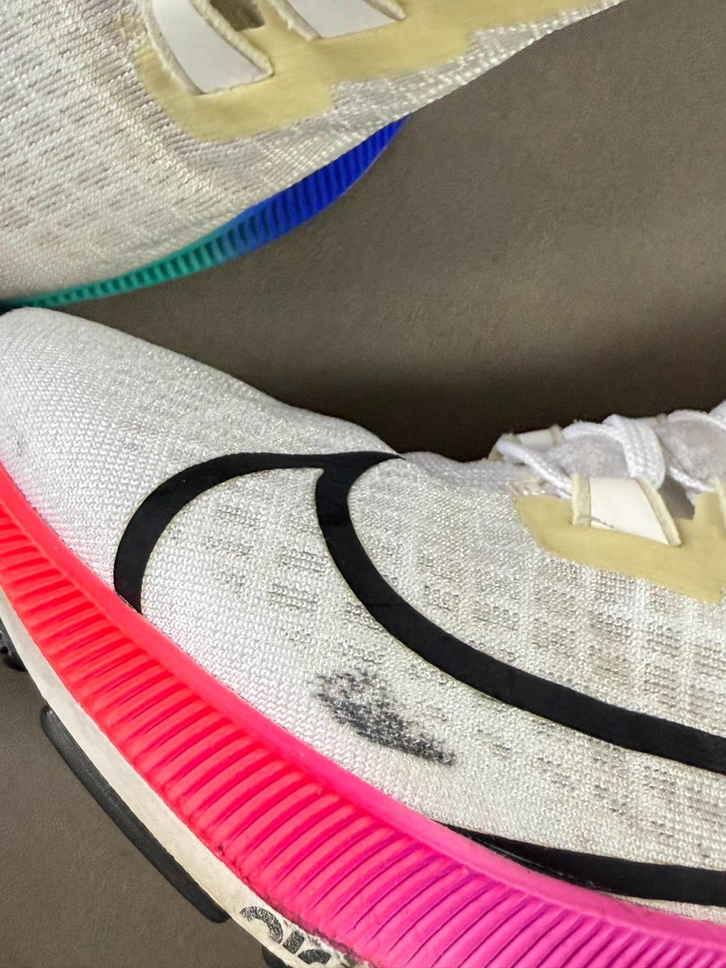 Nike Nike Pegasus 37 White Rainbow Ｑ20 Size US 8 / EU 41 - 3 Thumbnail