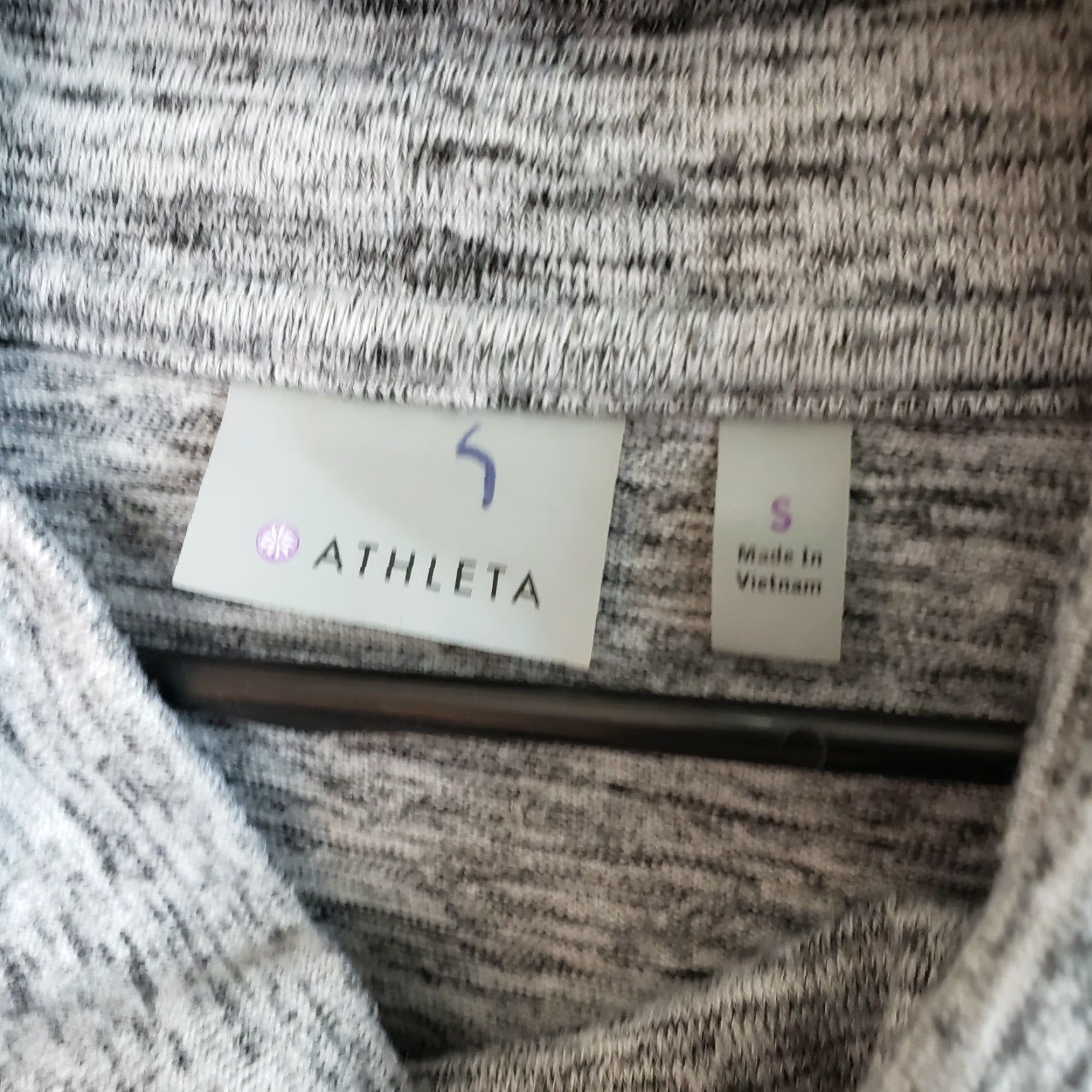 Athleta Athleta Womens Batwing & Robin Cowl Neck Sweatshirt Sz Small Gray Long Sleeve Size S / US 4 / IT 40 - 6 Thumbnail