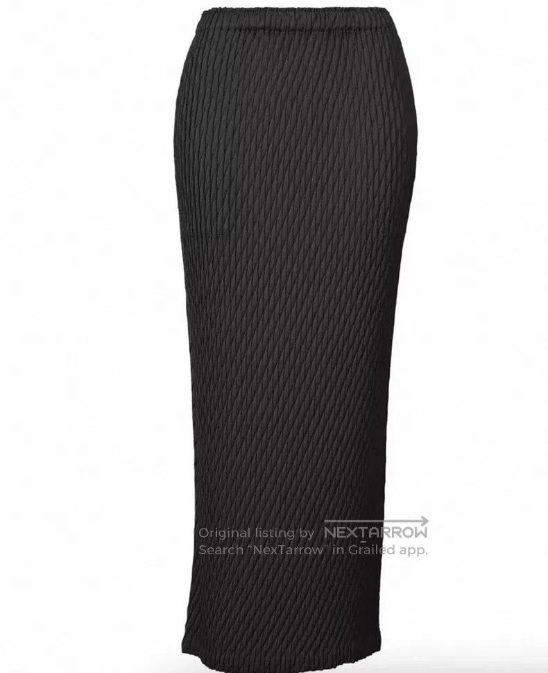 Issey Miyake Issey Miyake Main Line Large Fish Scale Black Midi Skirt Size 25" / US 0 / IT 36 - 1 Thumbnail