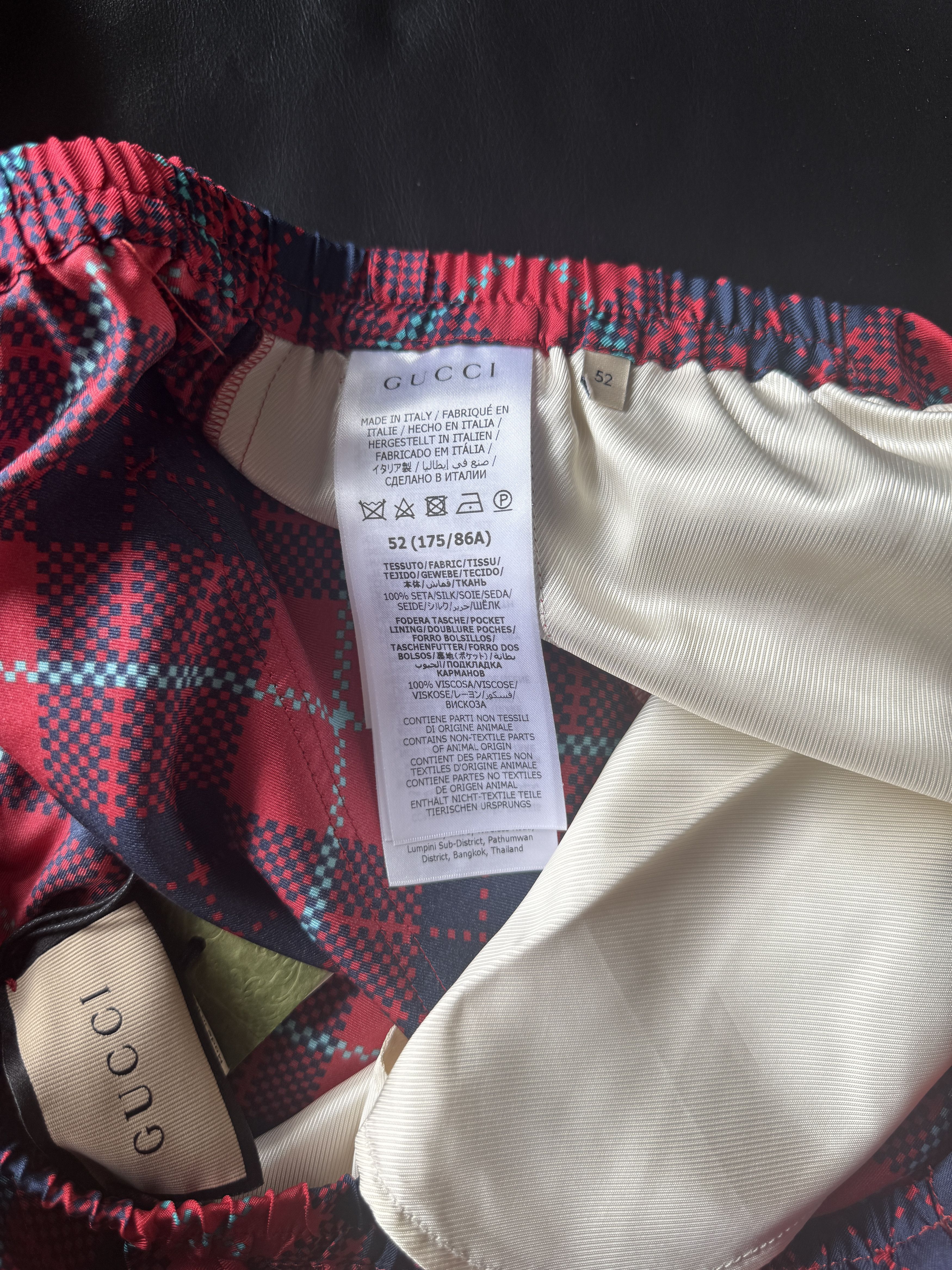 Gucci Checkered Silk Shorts with Blue Hem Size US 34 / EU 50 - 16 Thumbnail