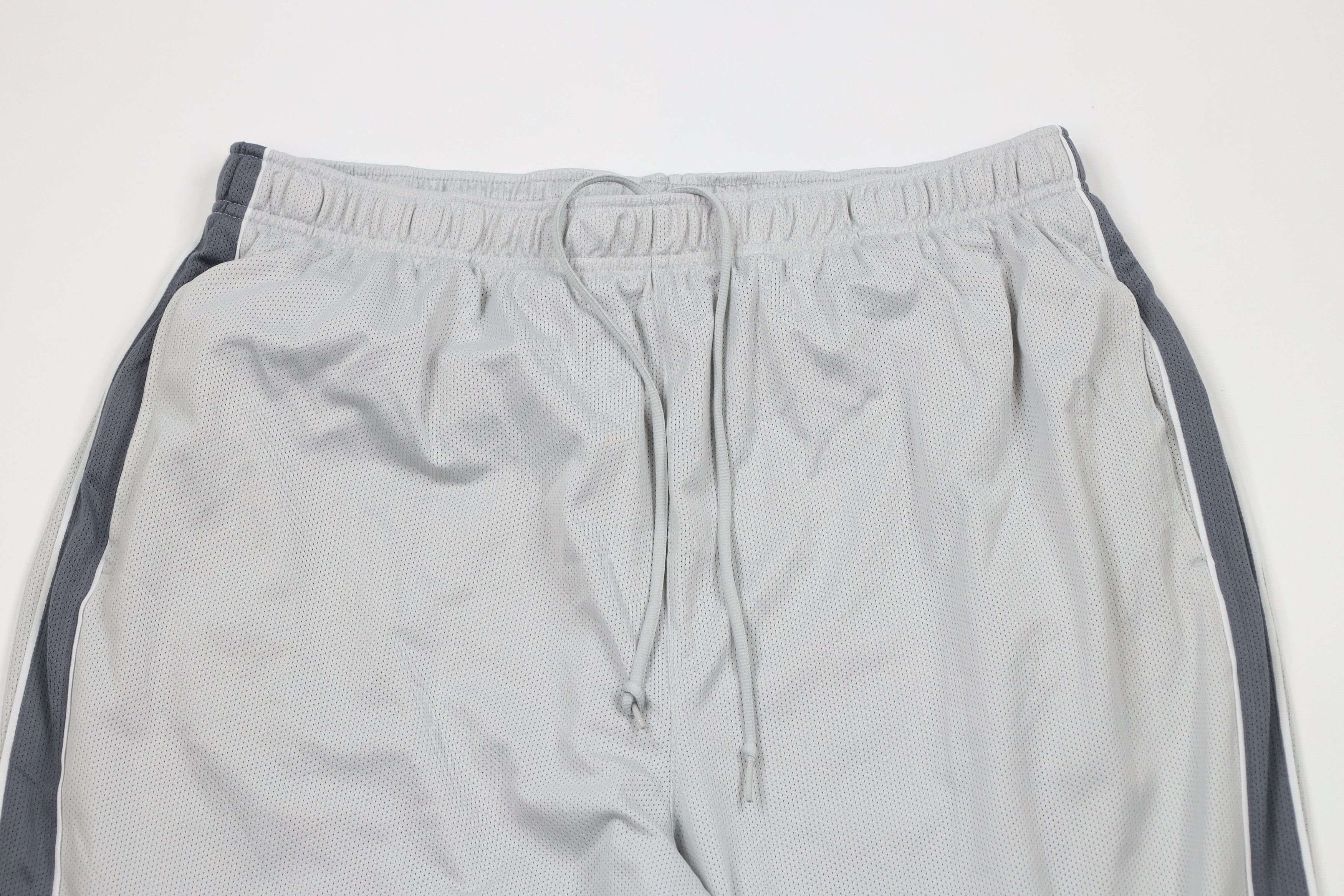 Vintage Vintage 90s Streetwear Lined Wide Leg Mesh Sweatpants Gray Size US 38 / EU 54 - 2 Thumbnail