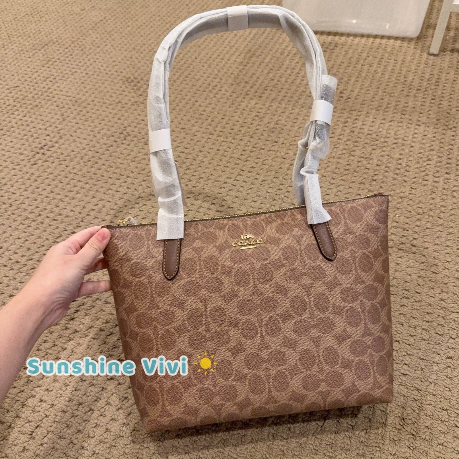 Coach NWT COACH Fiona Zip Tote Bag Signature CBT18 Gold/Tan/Brown Size ONE SIZE - 1 Thumbnail
