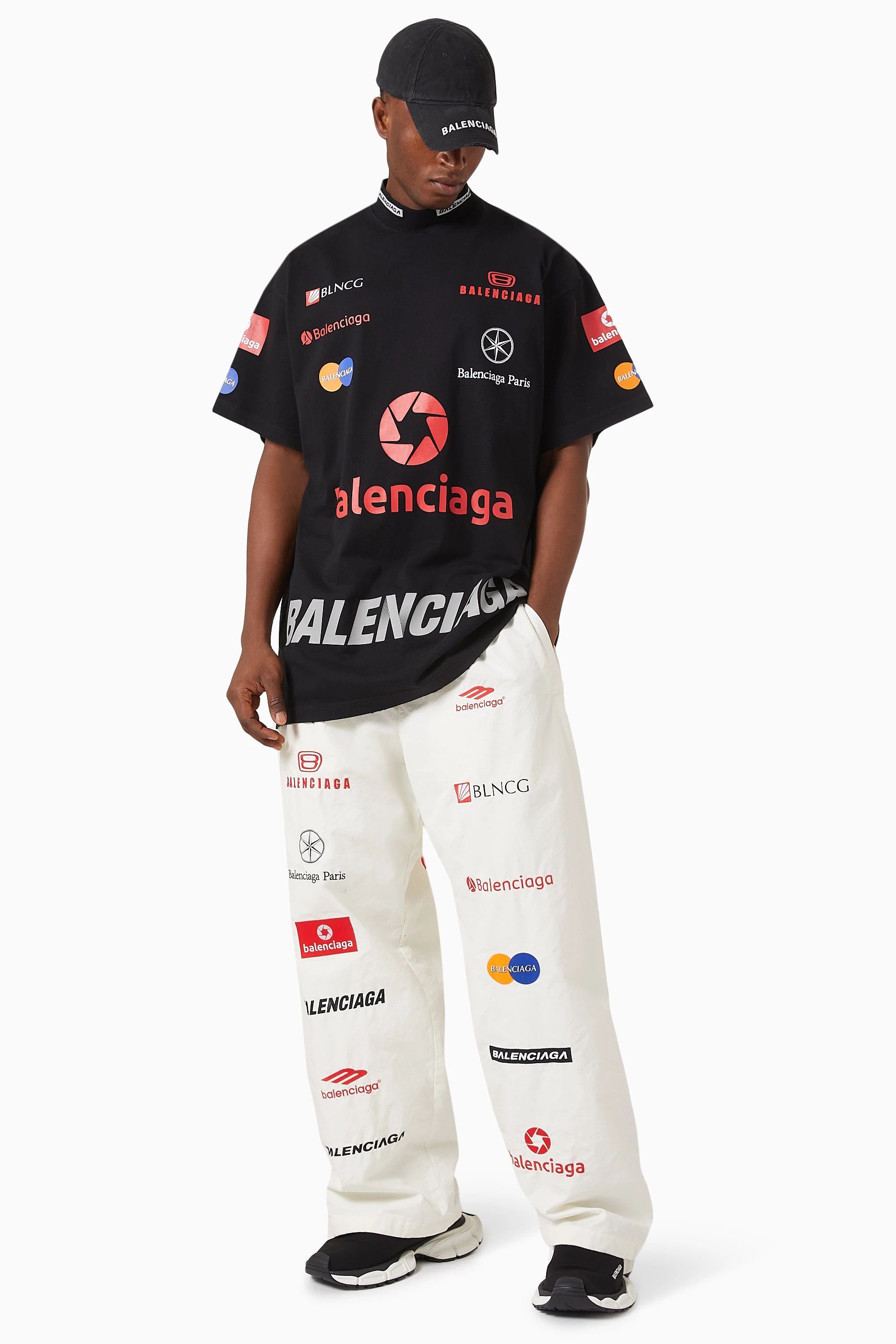 Balenciaga Black Top League Multi Logo Oversized T-Shirt Size US S / EU 44-46 / 1 - 2 Thumbnail
