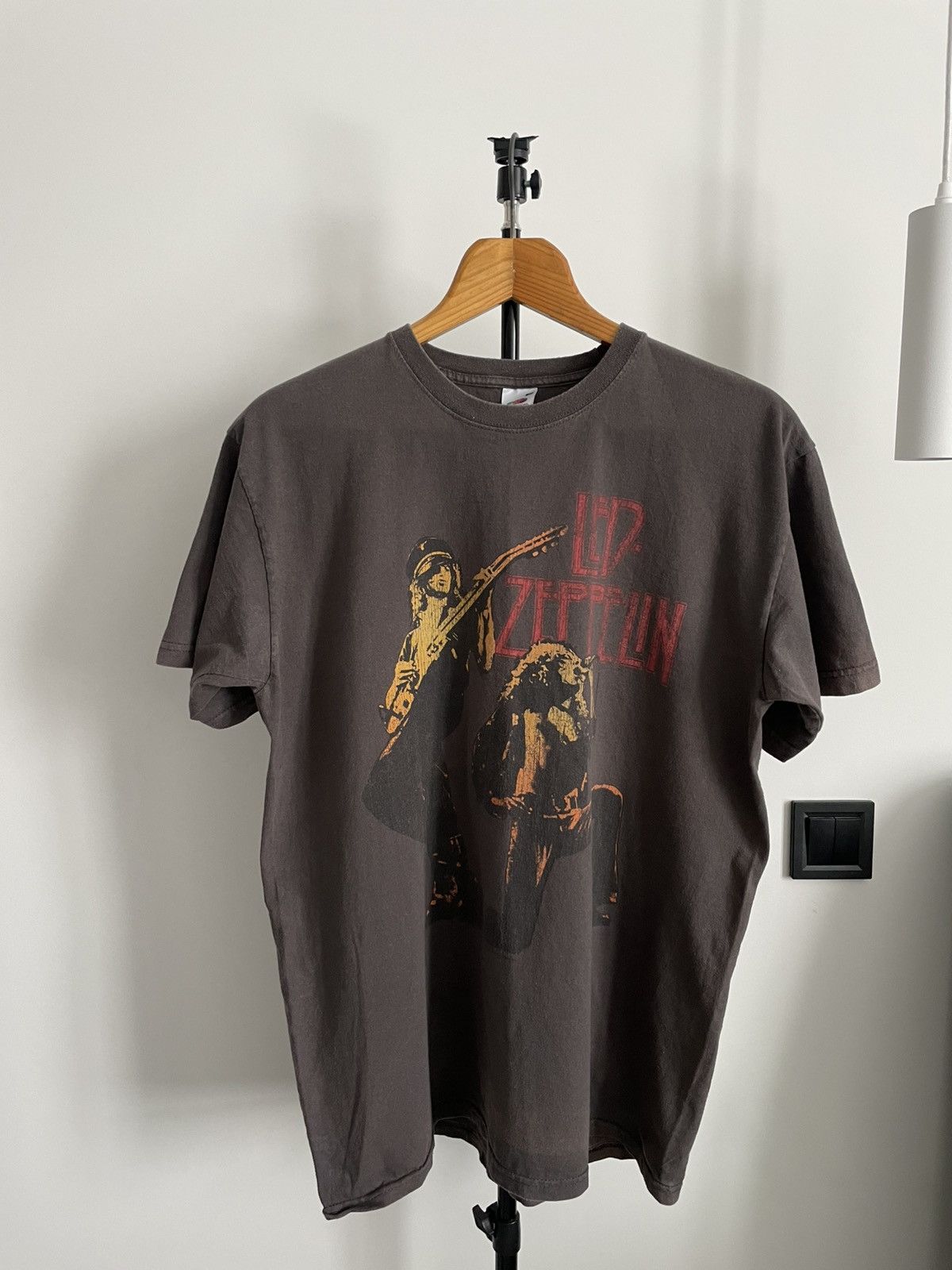 Band Tees Vintage 2000’s Led Zeppelin Jimmy Page T-Shirt Sun Fade RARE Size US L / EU 52-54 / 3 - 1 Thumbnail