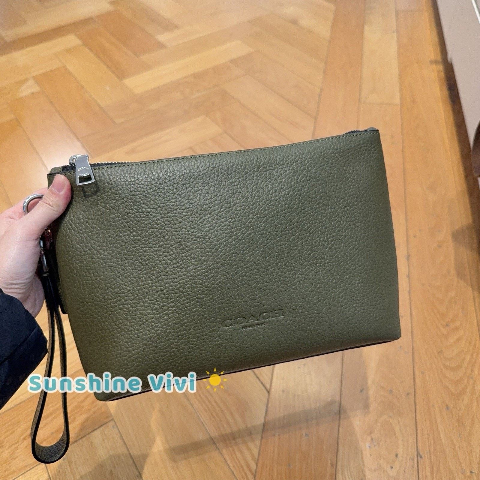 Coach NWT Coach Men's Pouch Soft pebble leather CCF33 Silver Olive Size ONE SIZE - 1 Thumbnail