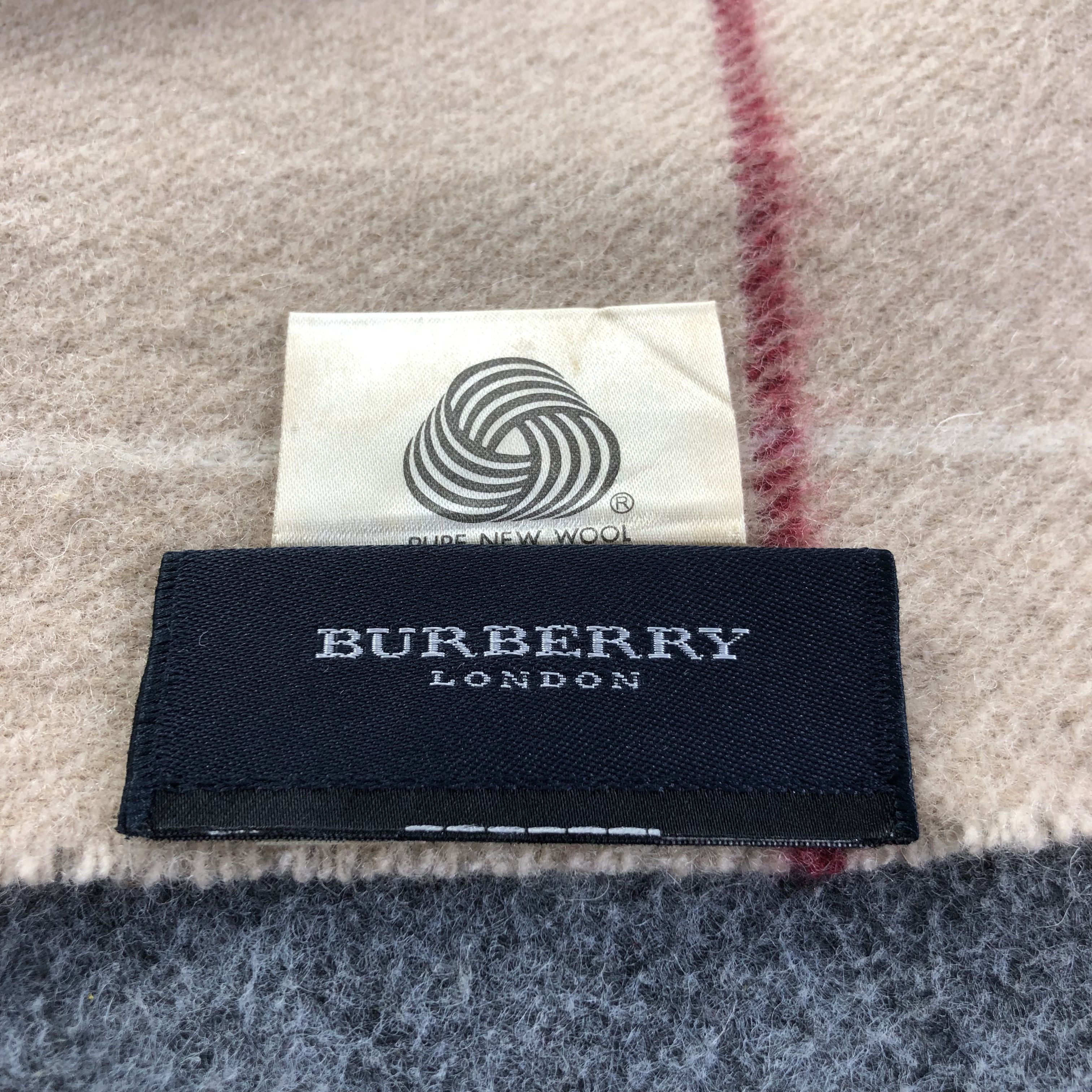 Burberry Burberry Oversized Wool Scarf Muffler V1083 Size ONE SIZE - 4 Thumbnail