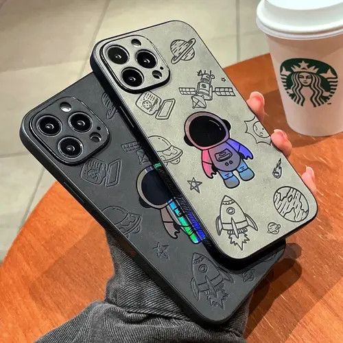 Designer Astronaut iPhone case Size ONE SIZE - 4 Thumbnail