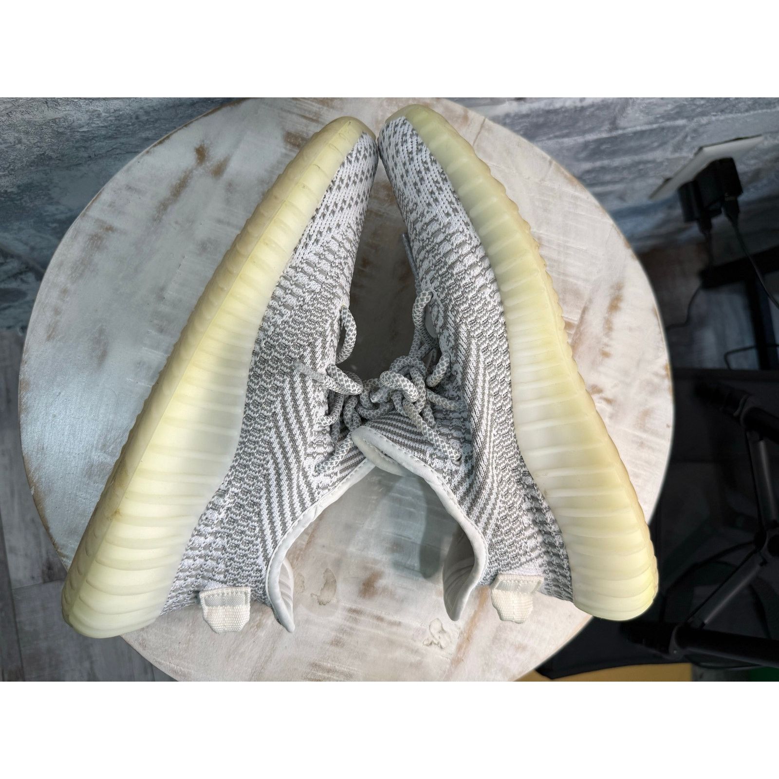 Adidas × Yeezy Adidas Yeezy Boost 350 V2 Static (Non-Reflective) Size 7 Size US 7 / EU 40 - 6 Thumbnail