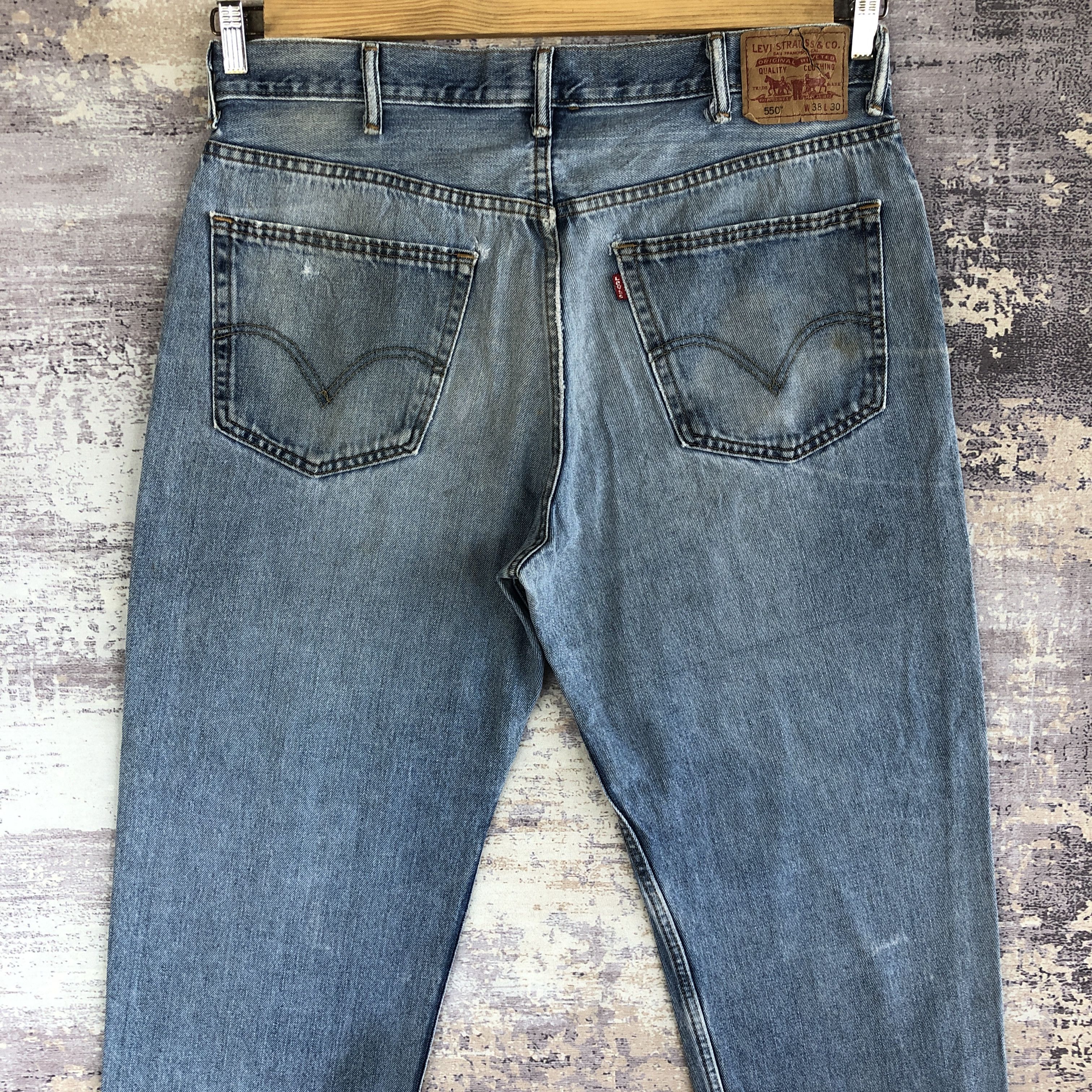 Levi's Vintage Levis 550 Baggy Jeans Levi's Faded Light Wash Denim Size US 36 / EU 52 - 4 Thumbnail