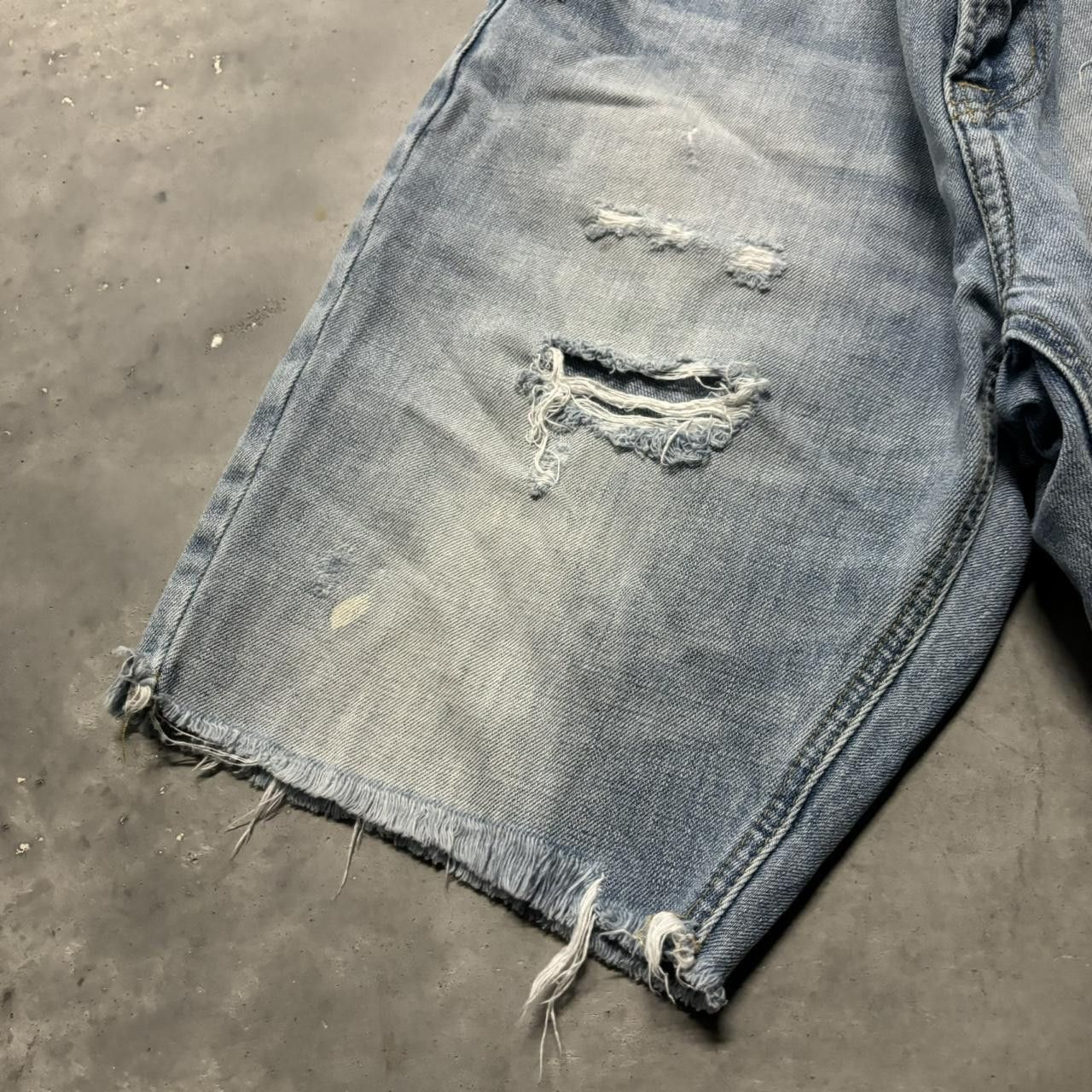 Japanese Brand × Vintage Crazy Vintage Y2K/2000s Grunge Light Wash Distressed Denim Jean Shorts Jorts! Size US 34 / EU 50 - 3 Thumbnail