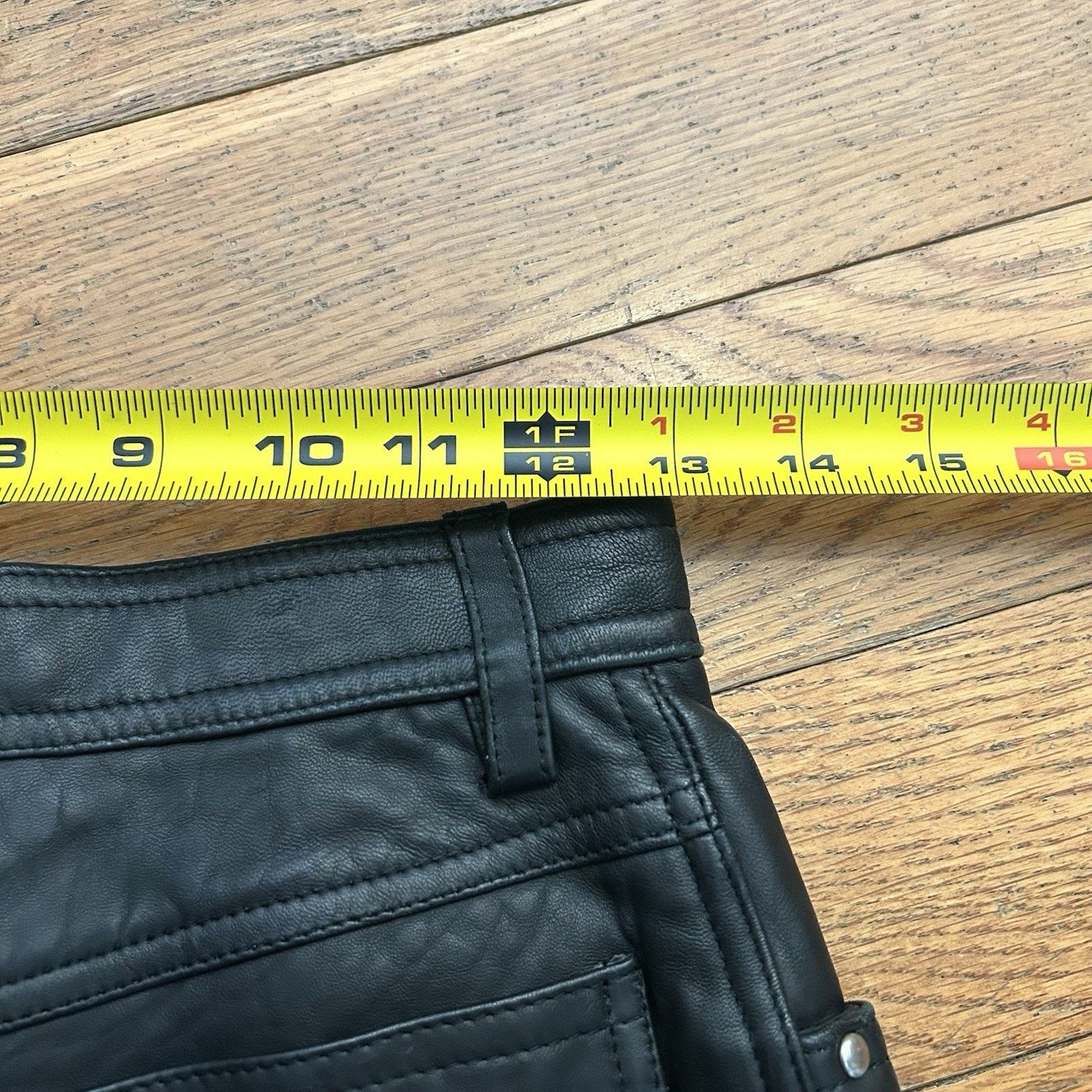 Gap Vintage Gap Y2K 100% Leather Black Mini Skirt 4 16” Length Size 27" / US 4 / IT 40 - 4 Thumbnail