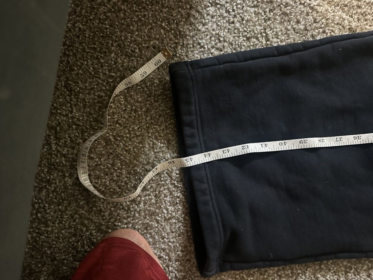 Balenciaga Balenciaga Lion's Laurel Sweatpants Size US 28 / EU 44 - 11 Thumbnail