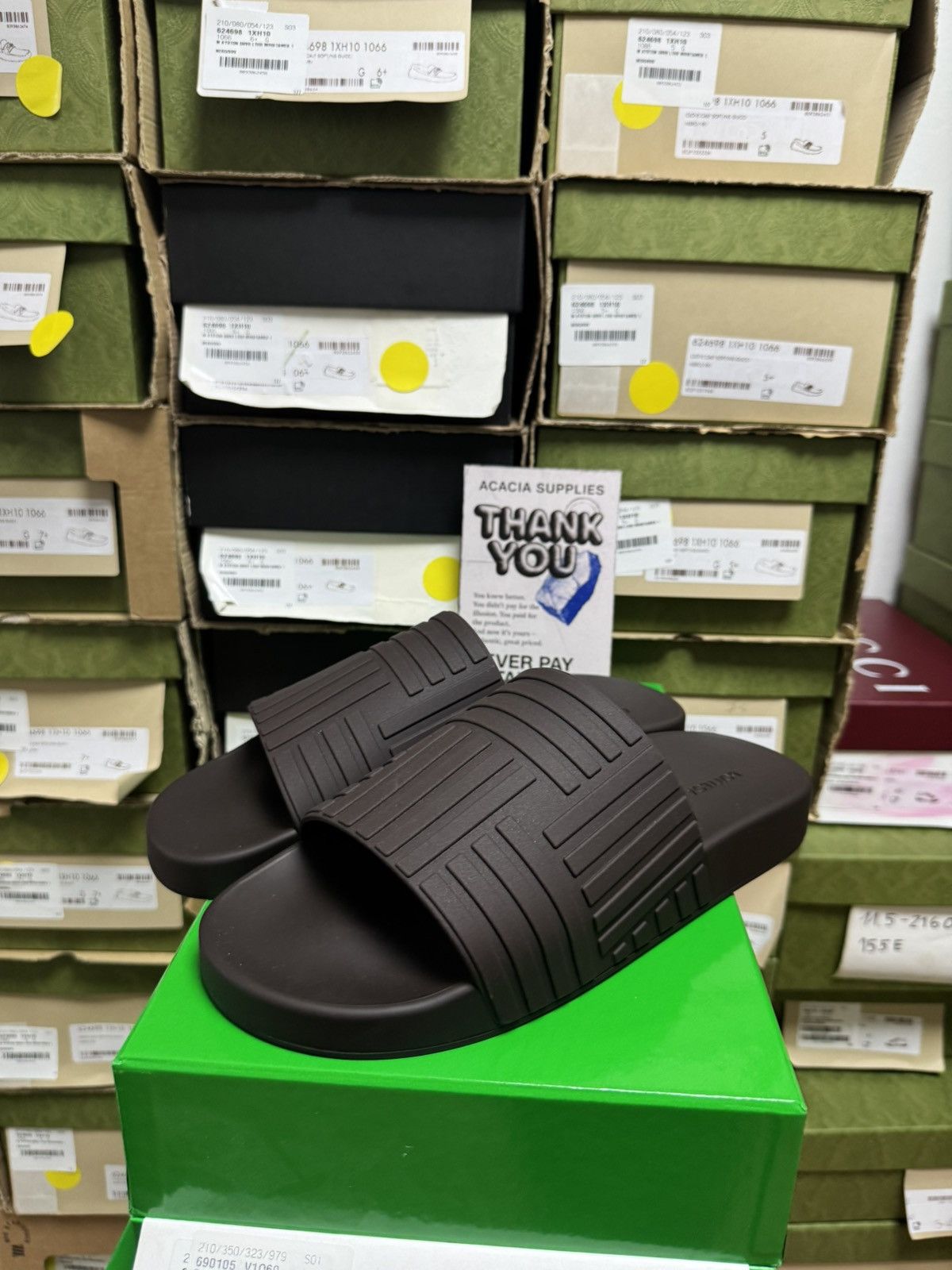 Bottega Veneta Bottega Veneta Embossed Rubber Slides Size US 9 / EU 42 - 3 Thumbnail