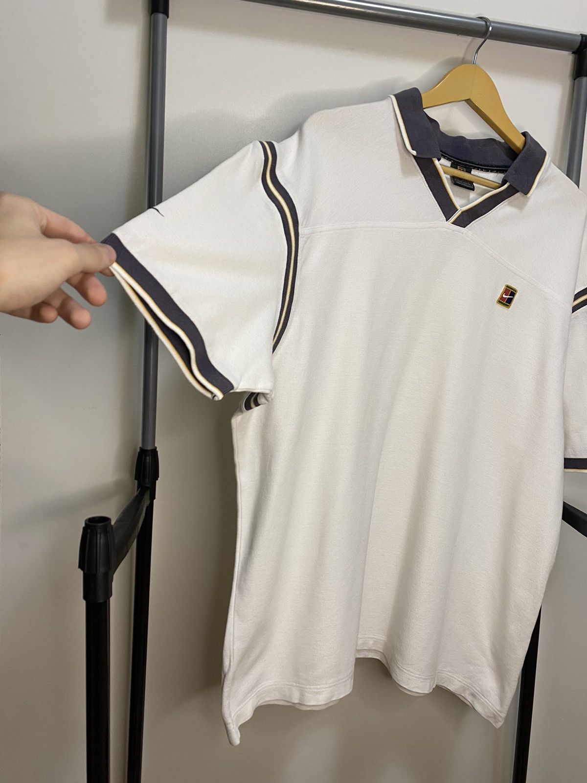 Nike Vintage Nike Court Swoosh Polo Size US L / EU 52-54 / 3 - 8 Thumbnail