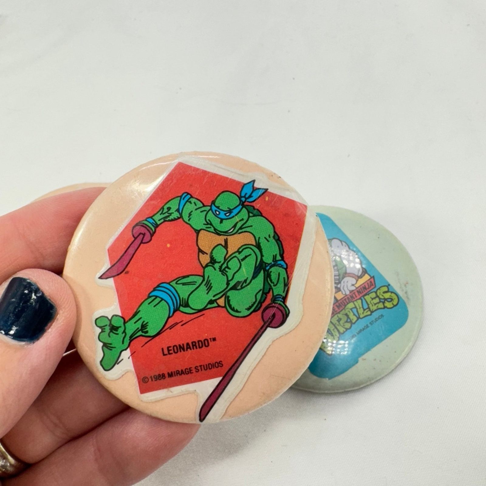 NBDN Nobrandedon VTG Teenage Mutant Ninja Turtle button/pins Size ONE SIZE - 6 Thumbnail