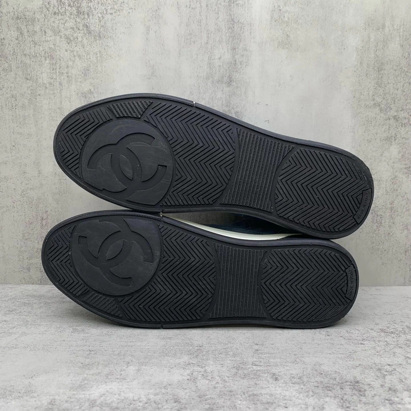 Chanel Chanel Women's Muted Blue Suede Slip-On Sneakers 38 98 New Size US 7 / IT 37 - 7 Thumbnail