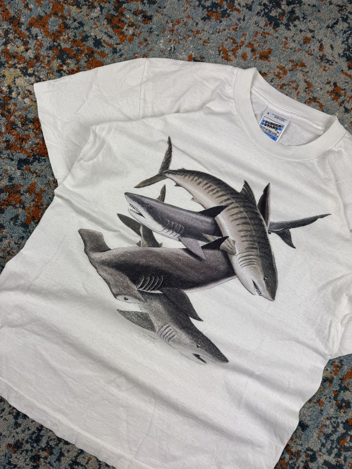 Vintage Vintage 90s Sharks marine life print animals graphic tee Size US S / EU 44-46 / 1 - 3 Thumbnail
