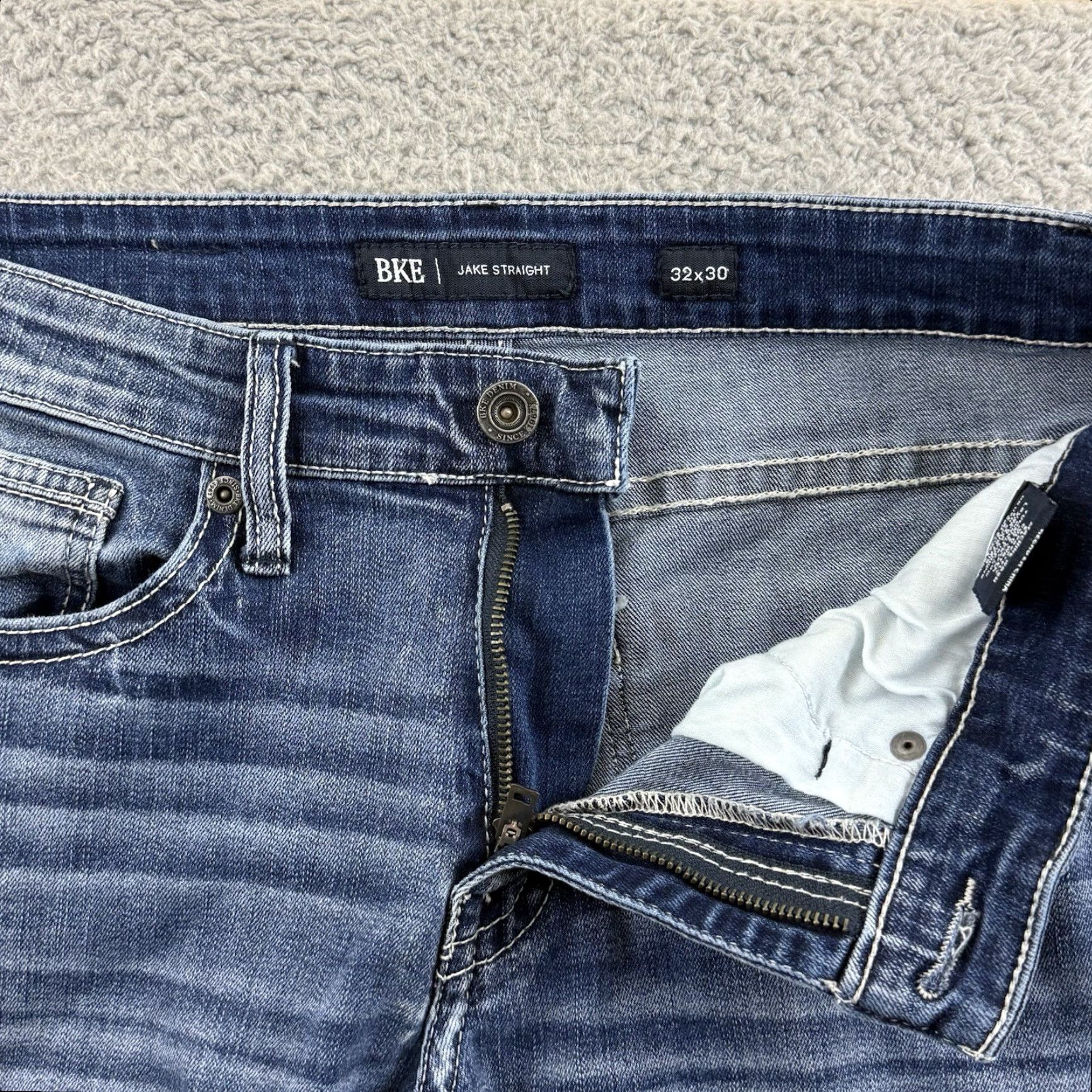 Vintage BKE Buckle Jeans Mens 32x30 Blue Denim Bootcut 5-Pocket Western Zip Button Old School 90s Cowboy Baggy Straight Regular Fit Jewelry Logo Pink Size US 32 / EU 48 - 5 Thumbnail