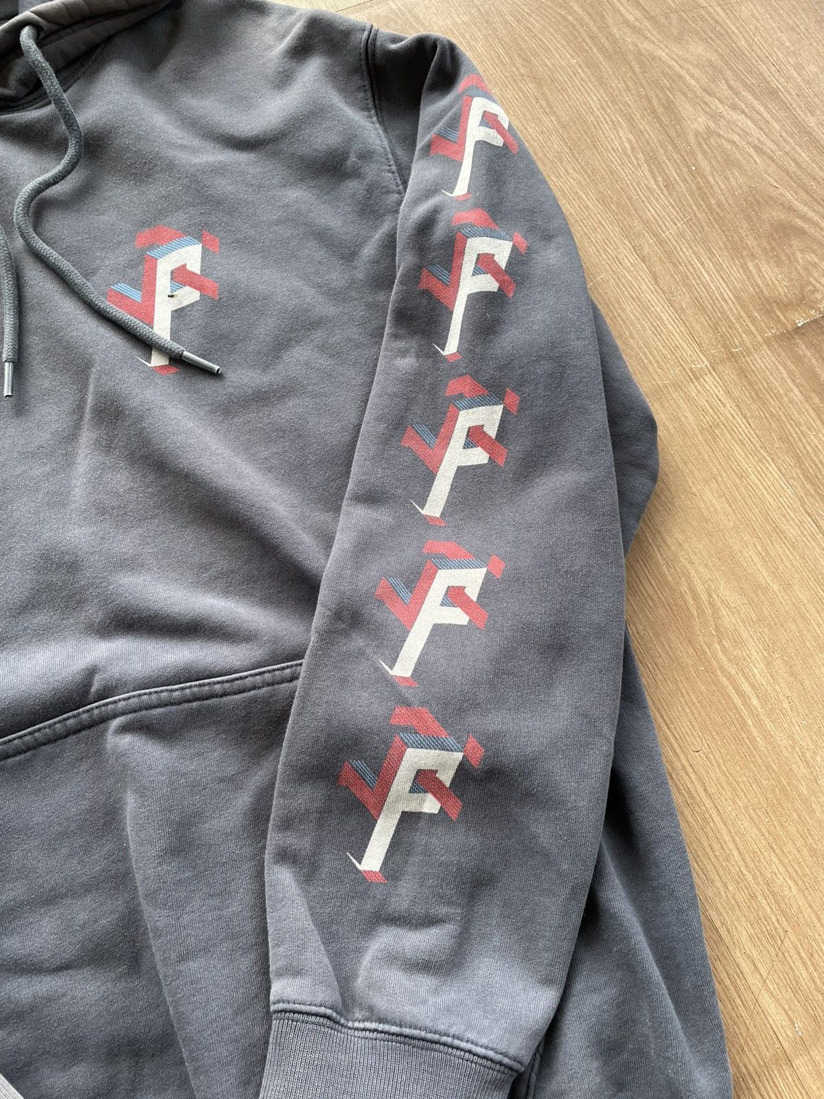 Palace Palace spell out sweatshirt Size US M / EU 48-50 / 2 - 2 Thumbnail