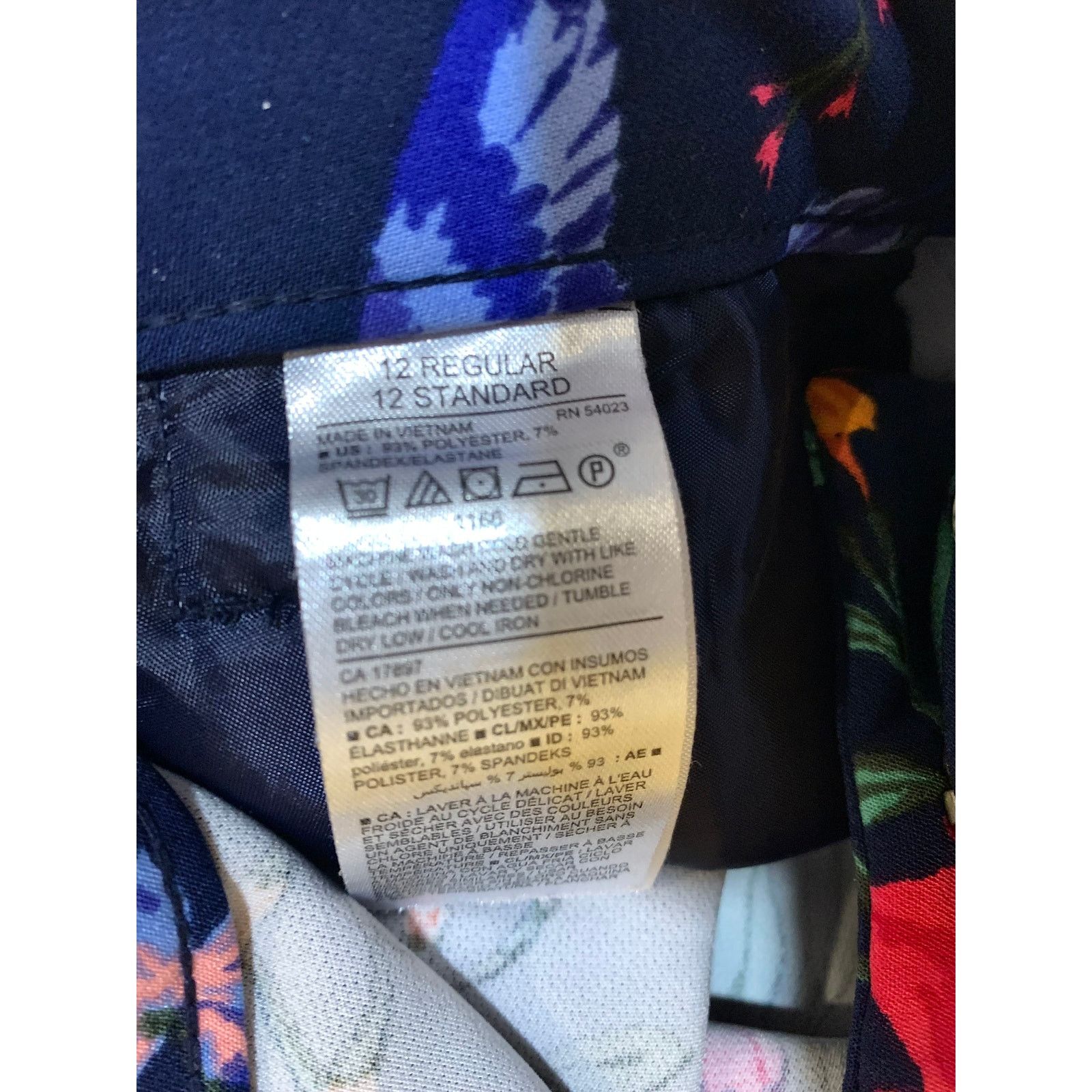 Old Navy Old Navy Harper Mid Rise Ankle Pants Blue Floral Bird Print Size 34" / US 12 / IT 48 - 7 Thumbnail
