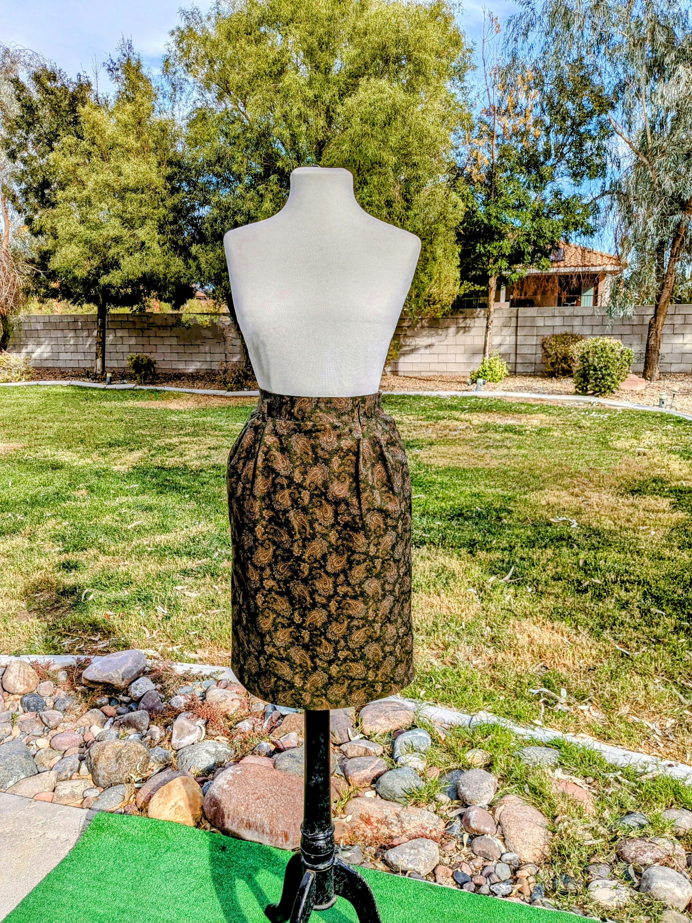 Vintage 1970s Vintage Miss York Reine Petite Paisley Japanese Skirt Size 26" / US 2 / IT 38 - 1 Thumbnail