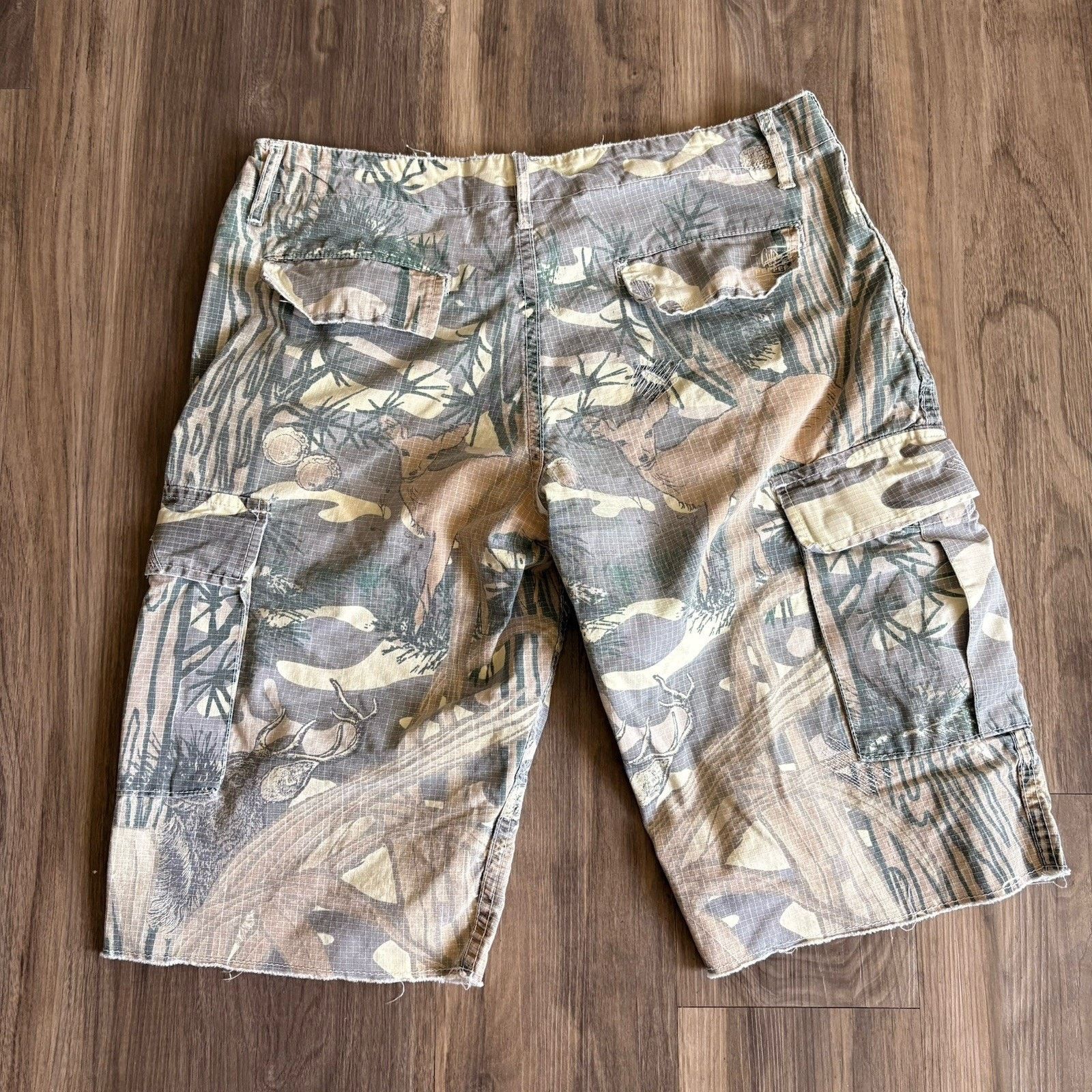 Vintage Vintage Realtree Camo Cargo Shorts Mens Size 32 Hardwoods Size US 32 / EU 48 - 5 Thumbnail
