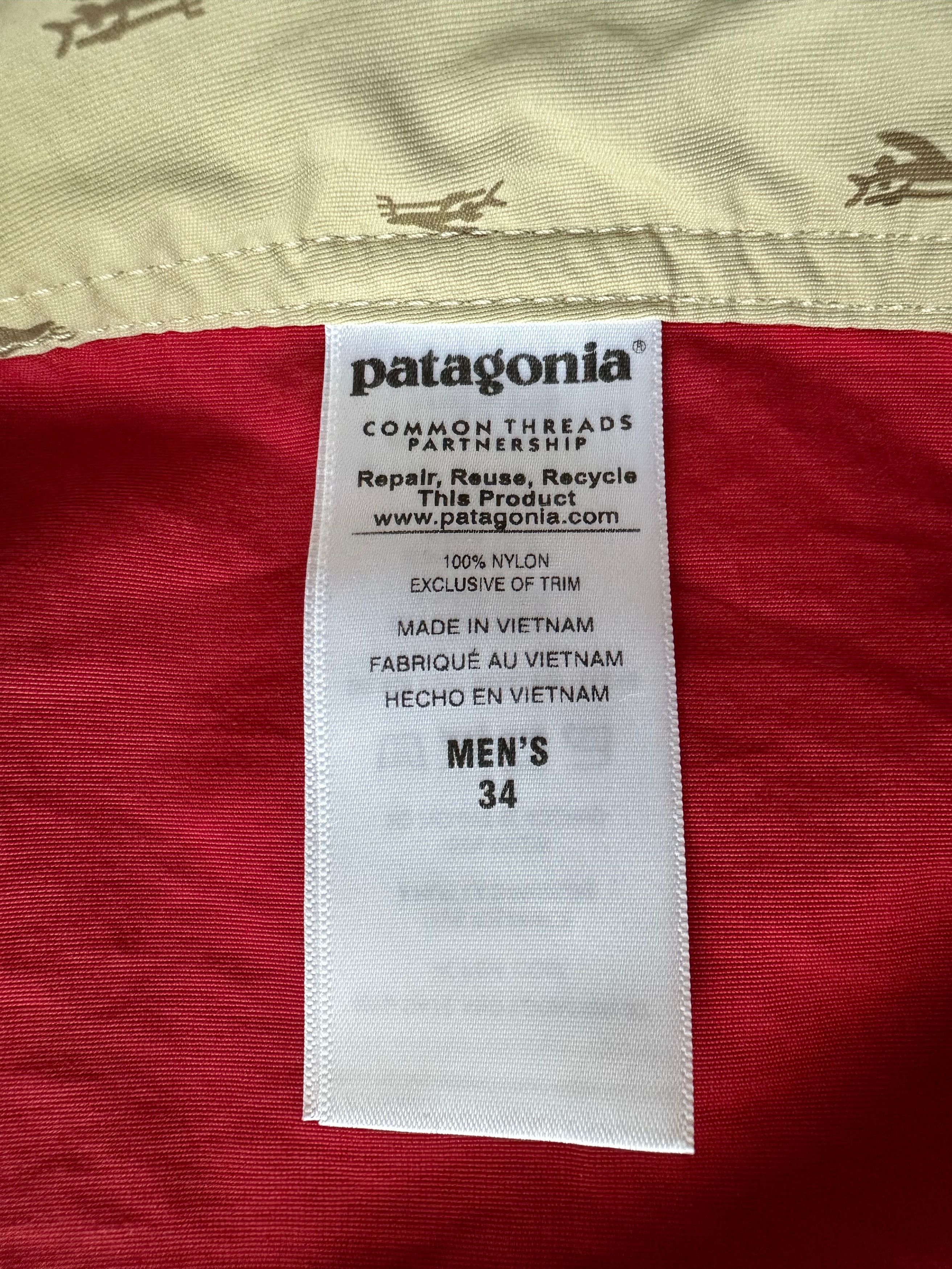Patagonia Patagonia red packable shorts surf style Size US 34 / EU 50 - 7 Thumbnail