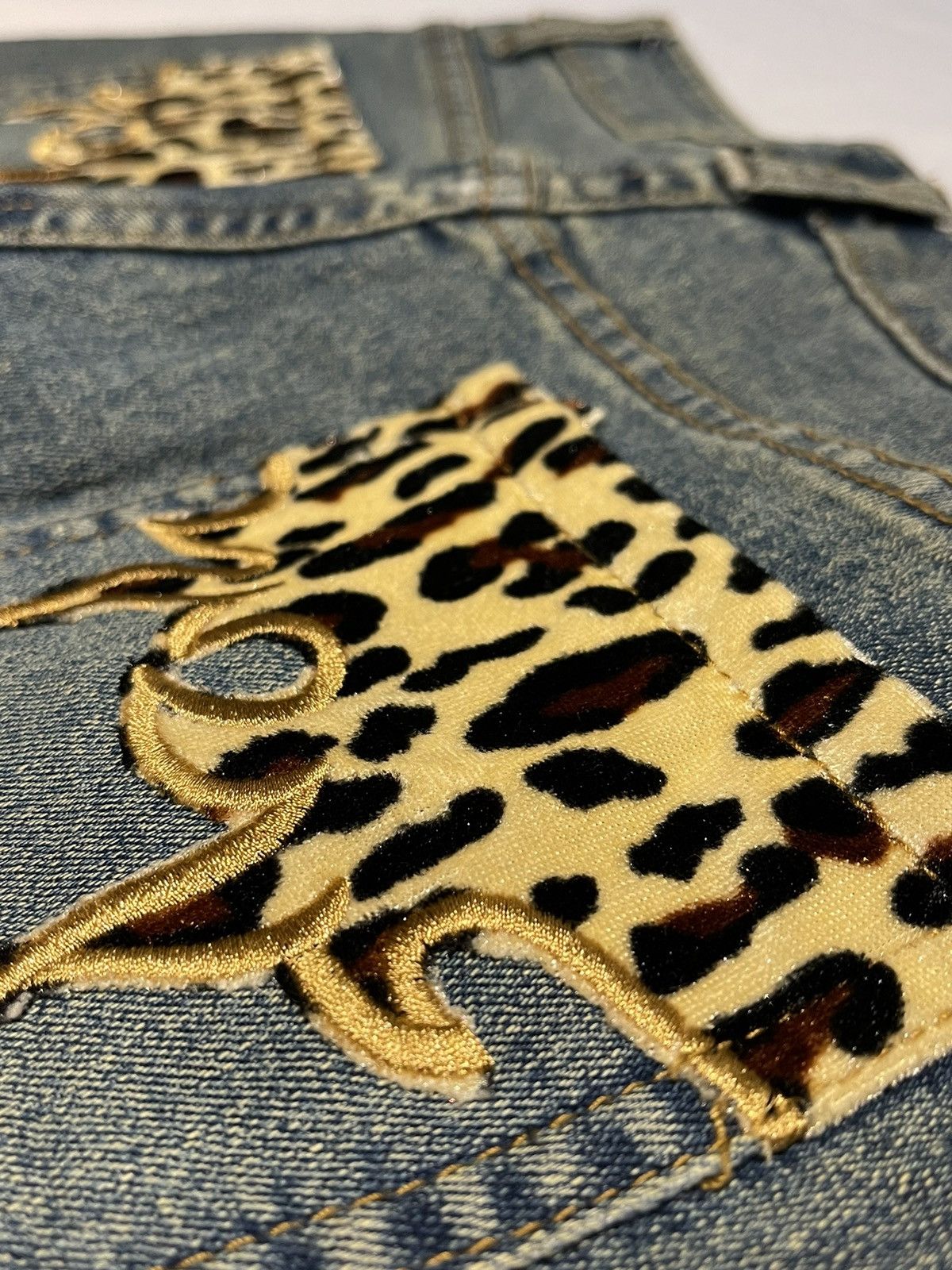 Japanese Brand × Vintage Vintage Denim Leopard Flame Embroidered Distressed Jeans Size 28" / US 6 / IT 42 - 7 Thumbnail