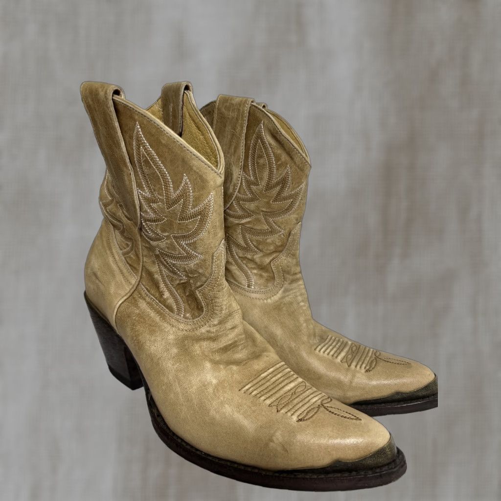 Vintage VINTAGE Idyllwind by Miranda Lambert Boots Ankle Beige Metal Tip Toe Womens 10B Leather Boots Size US 10 / IT 40 - 1 Thumbnail