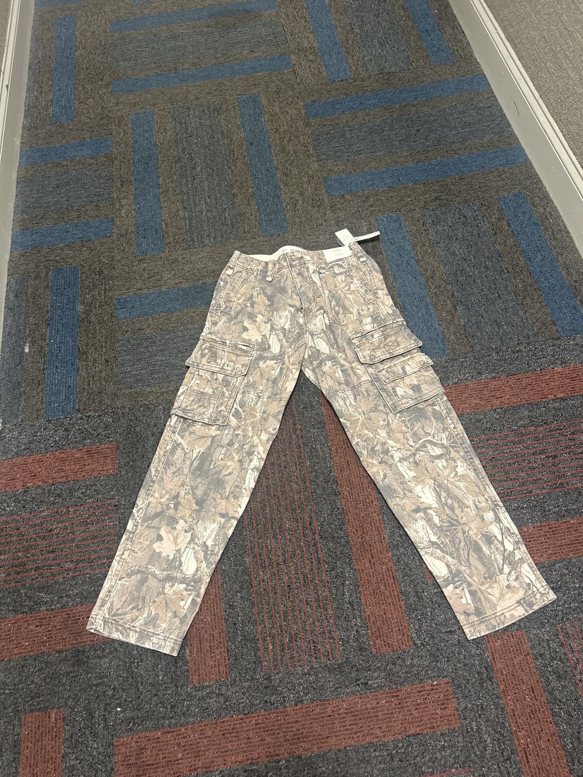 Realtree Real tree loose camo cargos Size US 29 - 2 Thumbnail