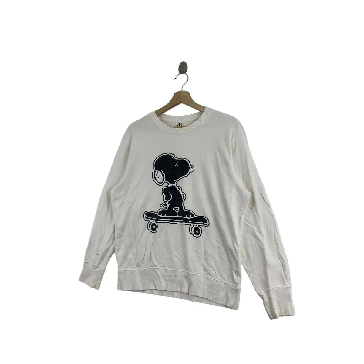 Kaws × Peanuts × Uniqlo KAWS x UNIQLO x PEANUTS Snoopy Skateboard Sweatshirt Sweater Size L / US 10 / IT 46 - 4 Thumbnail