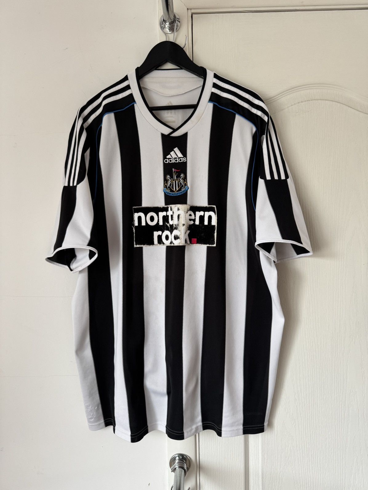 Chelsea Soccer Adidas New Castle 2009 Soccer Home Jersey Used Size US XL / EU 56 / 4 - 1 Thumbnail