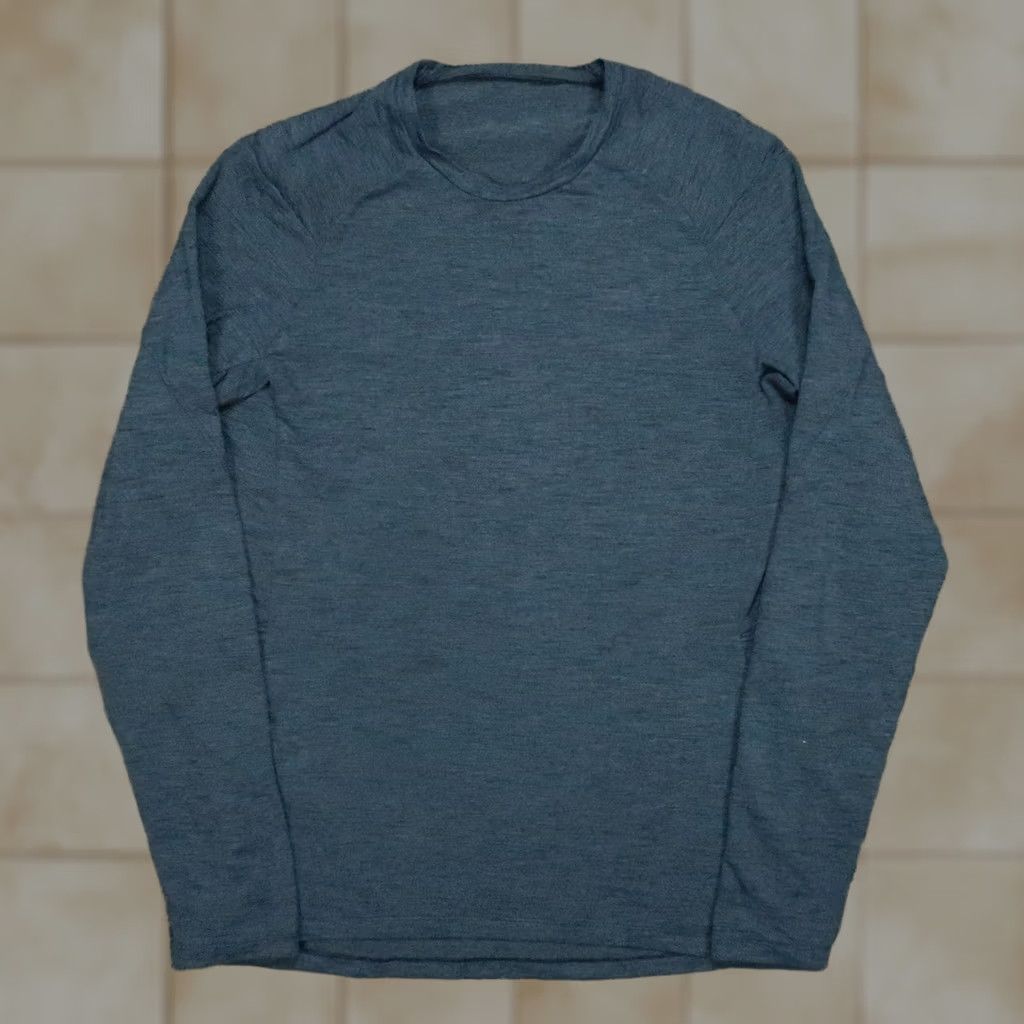 Lululemon Lululemon Pullover Mens M Blue Surge Warm Crew Long Sleeve Activewear Casual Travel Athletic Breathable Lightweight Moisture Wicking 80s? Size US M / EU 48-50 / 2 - 1 Thumbnail