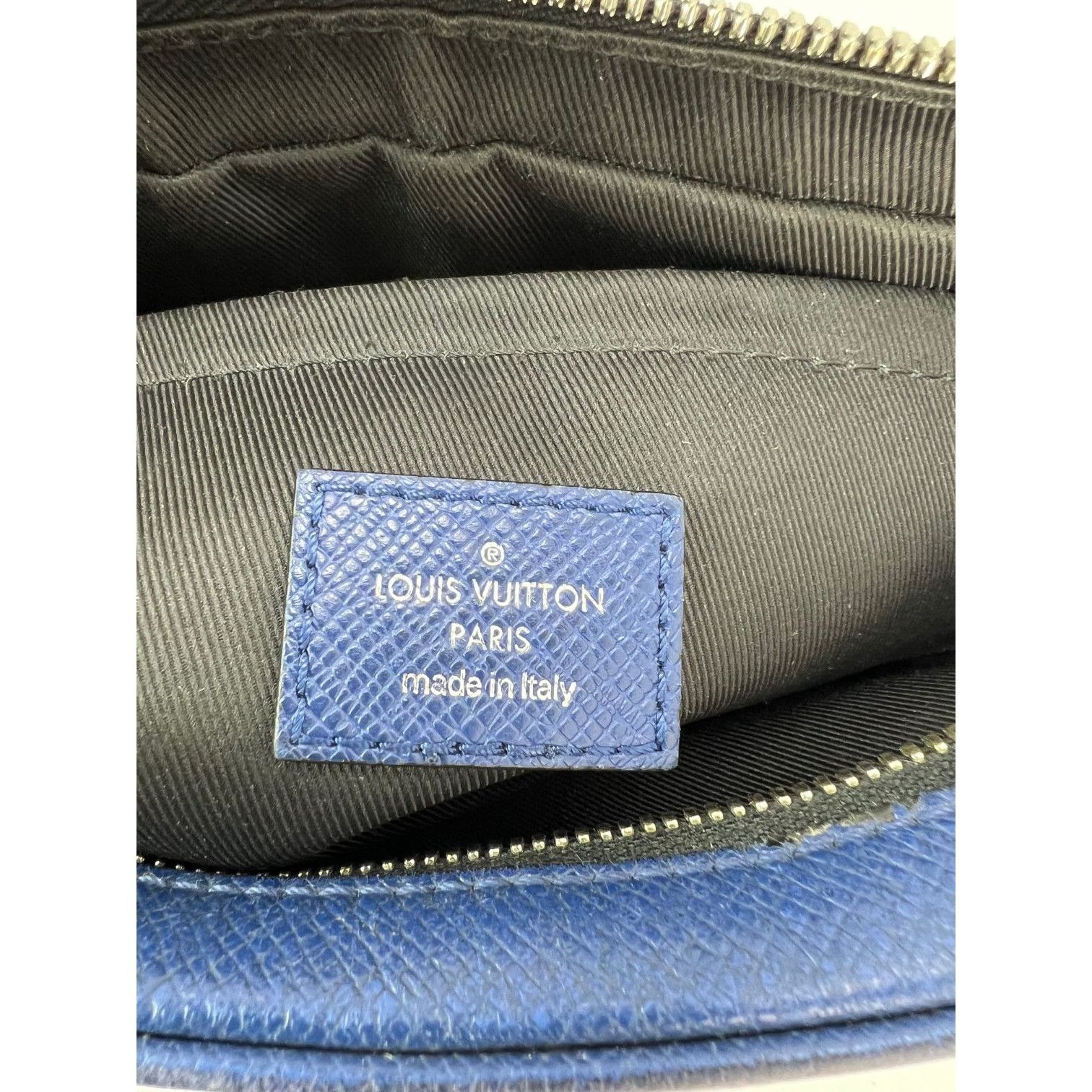 Louis Vuitton LOUIS VUITTON Taigarama Outdoor Blue Messenger Bag Size ONE SIZE - 8 Thumbnail